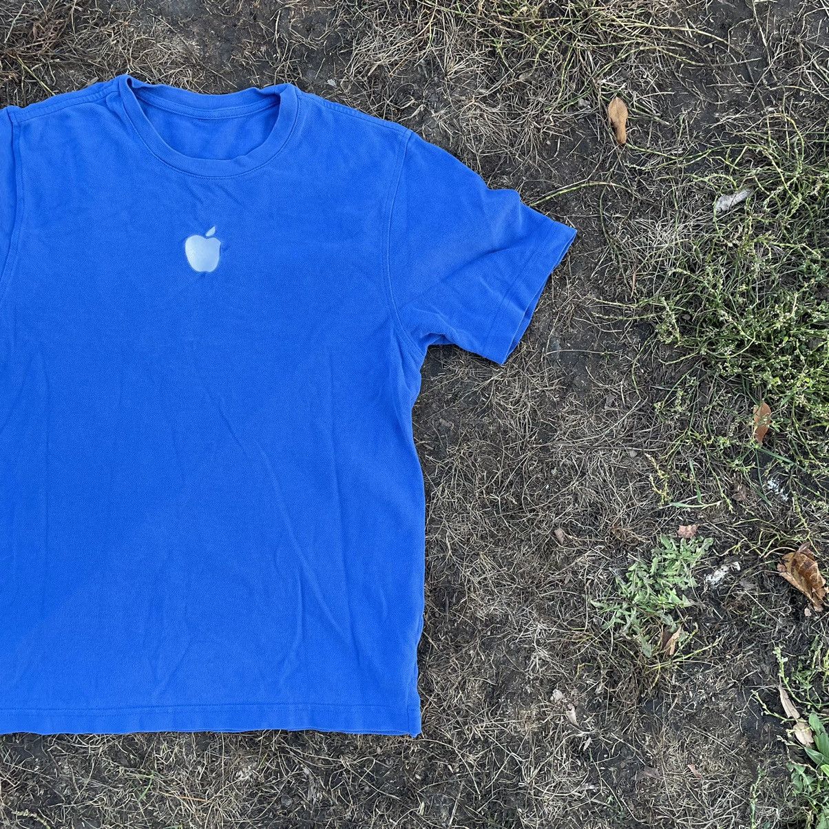 Vintage Vintage Y2K Apple Logo Sun Faded Graphic Tee Streetwear M Size US M / EU 48-50 / 2 - 4 Thumbnail