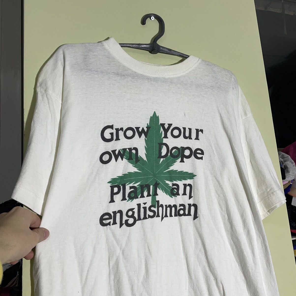 Vintage Vintage 90s Graphic Tee Cannabis Leaf Streetwear Skate L Size US L / EU 52-54 / 3 - 1 Thumbnail