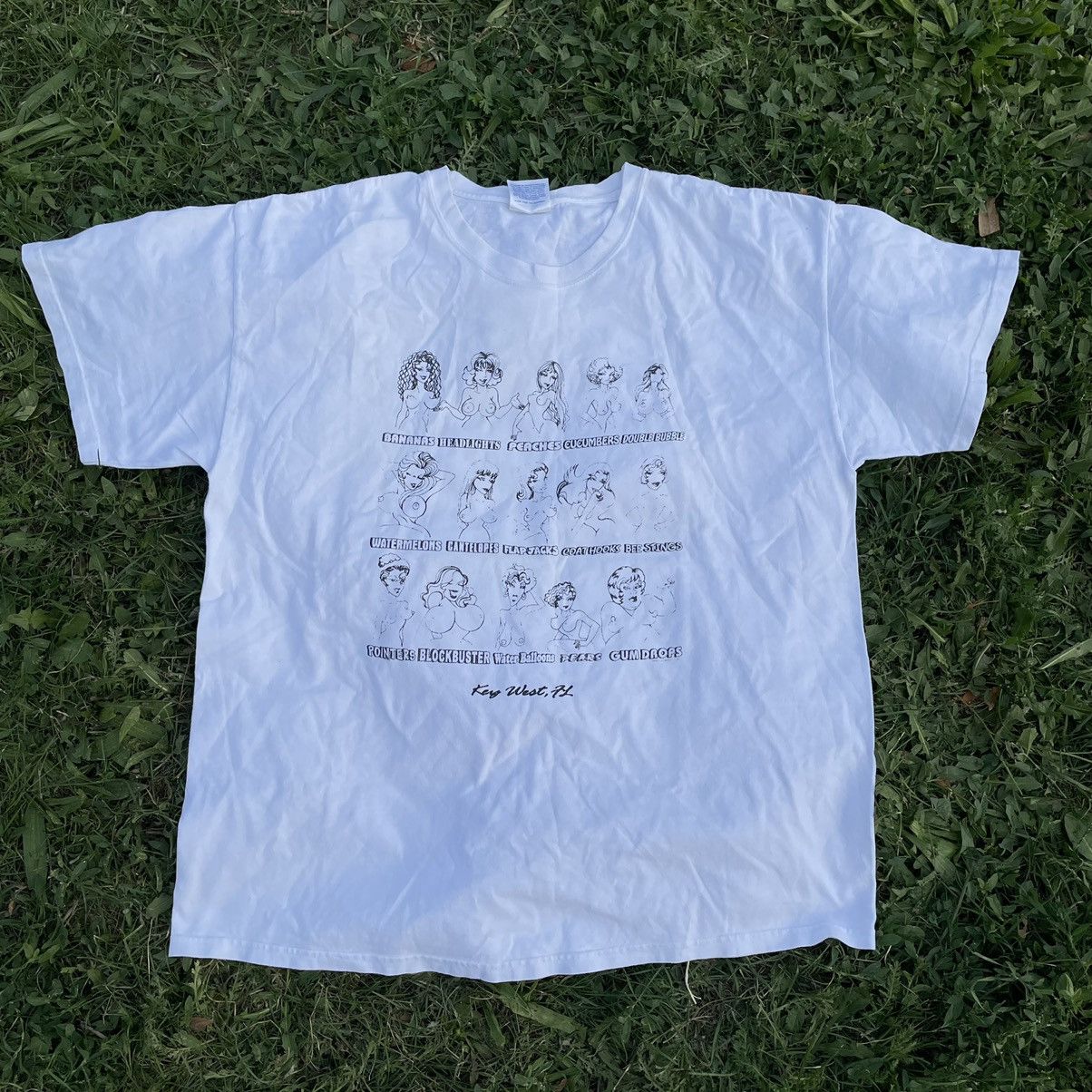 Vintage Vintage 90s All Over Print Graphic Tee Streetwear Humor L Size US L / EU 52-54 / 3 - 1 Thumbnail