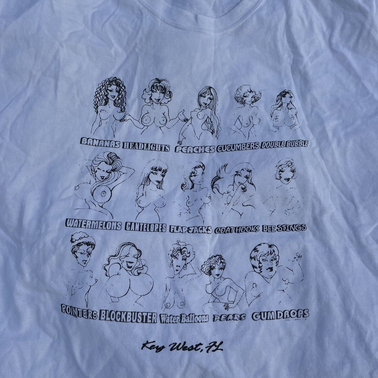 Vintage Vintage 90s All Over Print Graphic Tee Streetwear Humor L Size US L / EU 52-54 / 3 - 5 Thumbnail