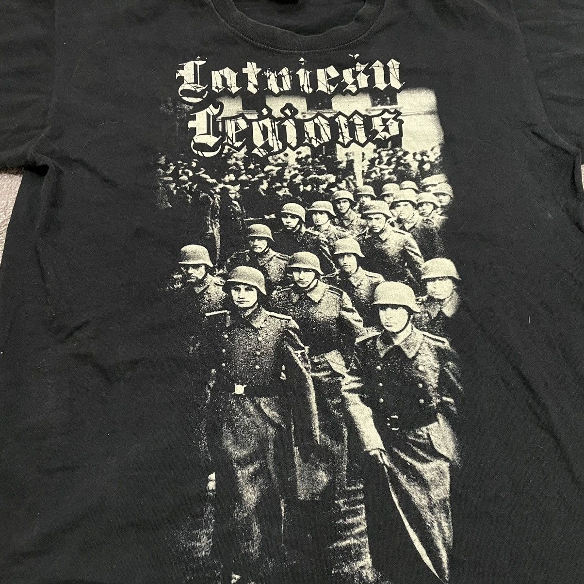 Vintage Vintage Y2K Thrashed Black Graphic Band Tee Punk Grunge M Size US M / EU 48-50 / 2 - 5 Thumbnail
