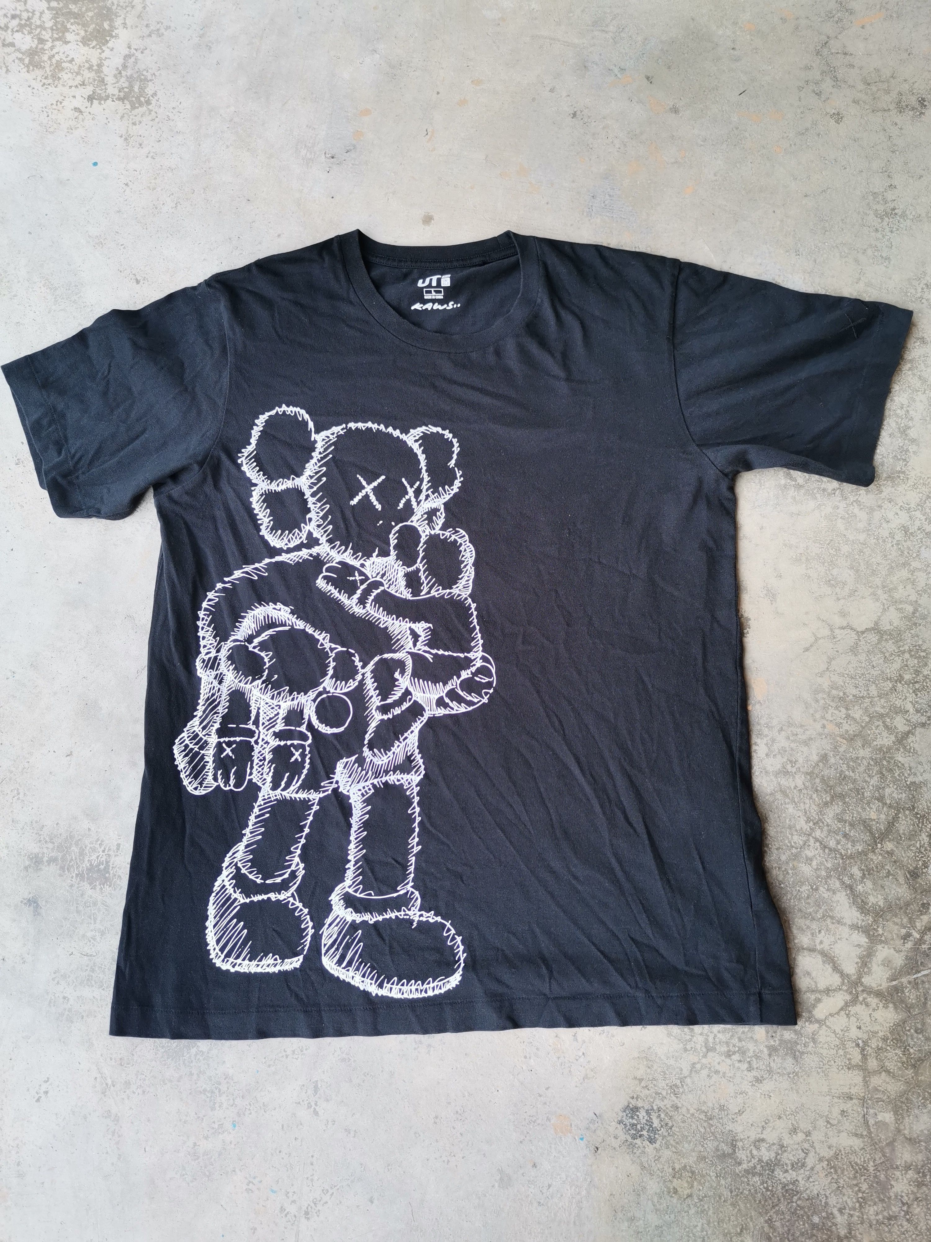 Japanese Brand Vintage Kaws * Very Rare* Size US L / EU 52-54 / 3 - 1 Thumbnail