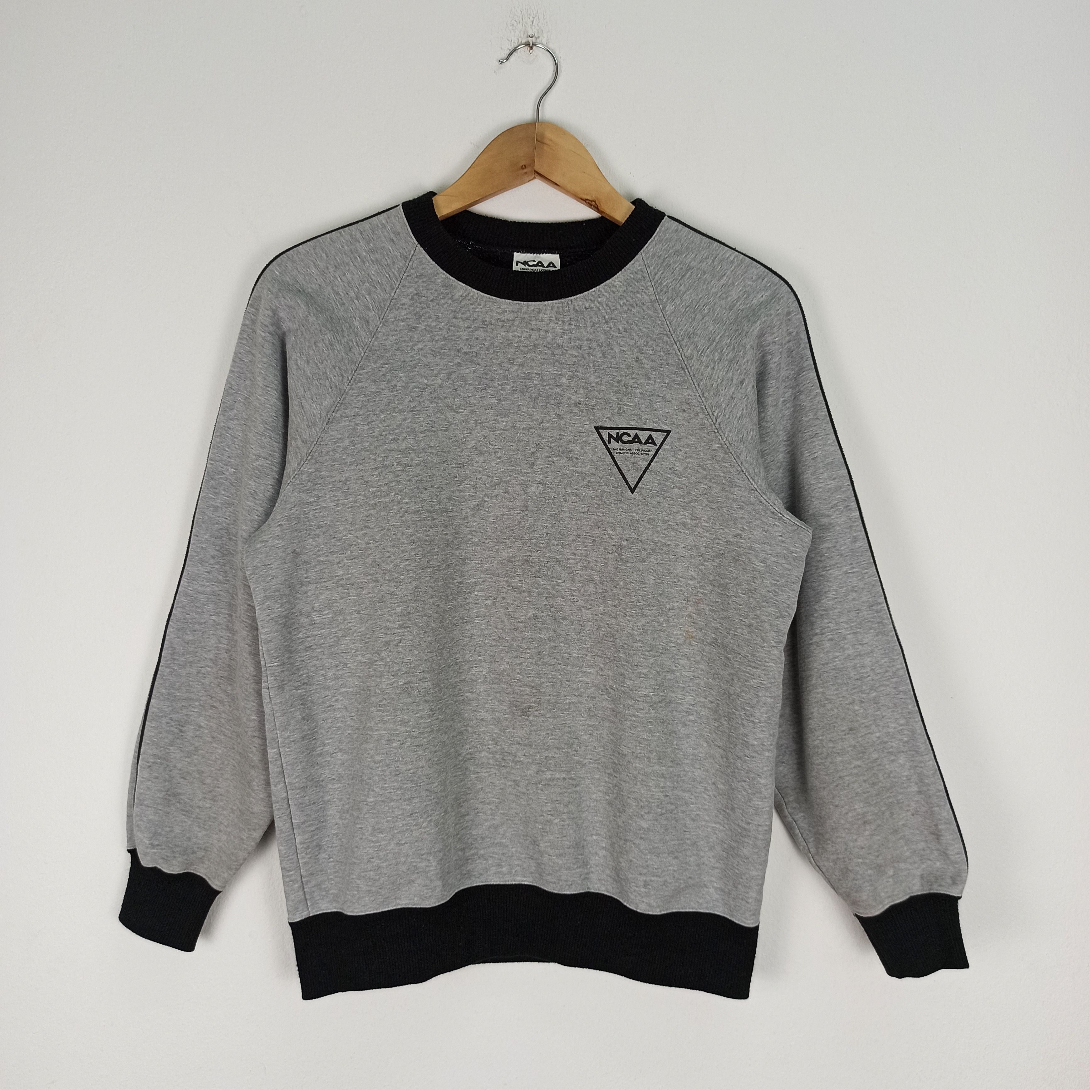 Descente Vintage NCAA Descente Sportswear Sweatshirt Ringer Size US M / EU 48-50 / 2 - 1 Thumbnail