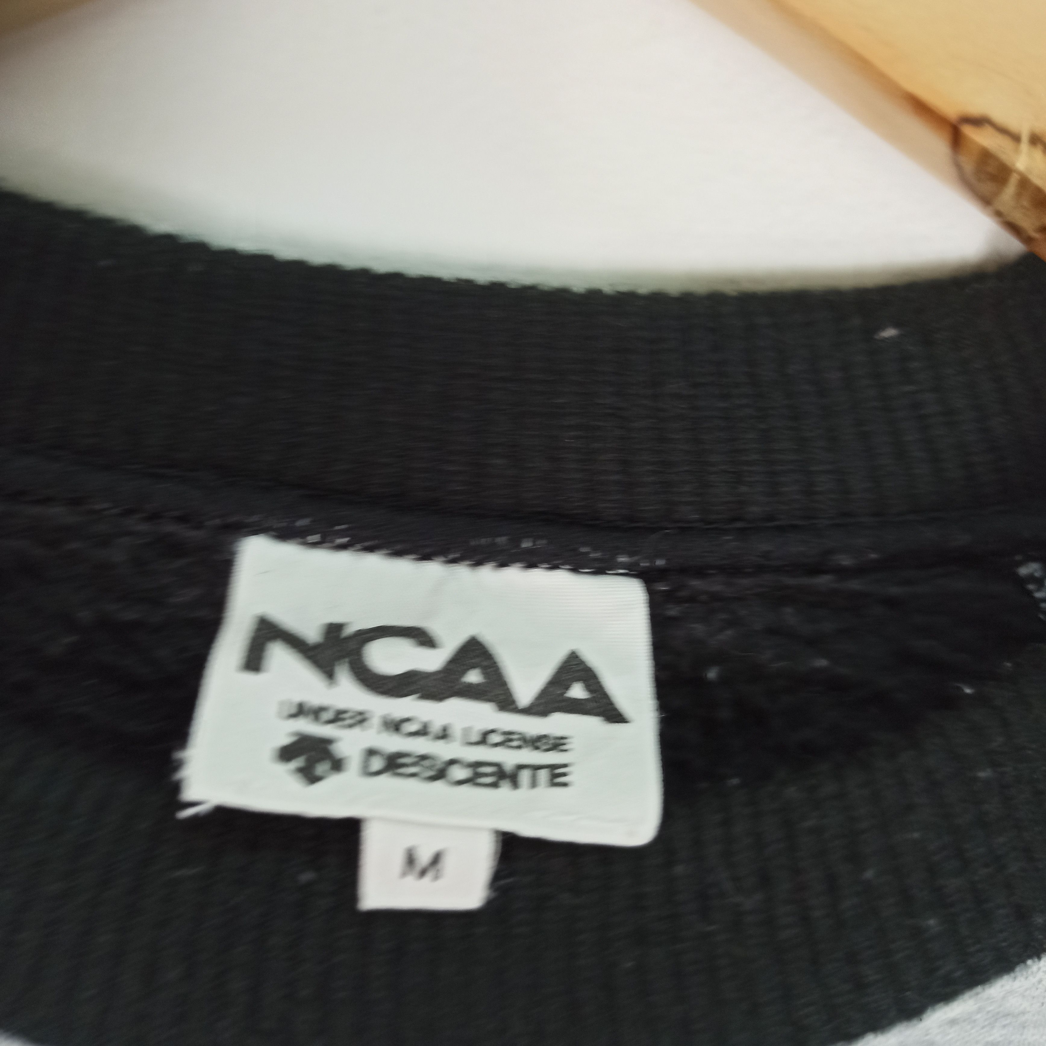 Descente Vintage NCAA Descente Sportswear Sweatshirt Ringer Size US M / EU 48-50 / 2 - 8 Thumbnail