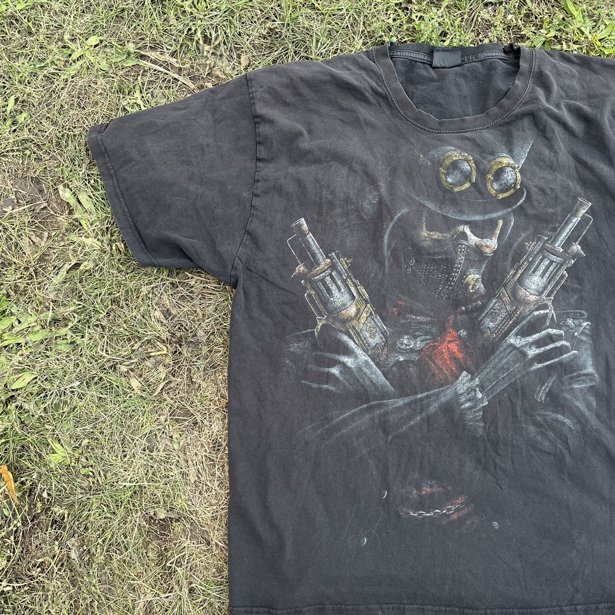 Vintage Vintage 2000s Graphic Tee Skull Devil Thrashed Grunge XL Size US XL / EU 56 / 4 - 3 Thumbnail