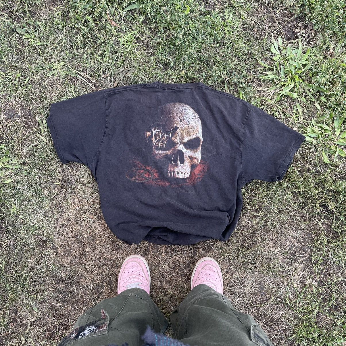 Vintage Vintage 2000s Graphic Tee Skull Devil Thrashed Grunge XL Size US XL / EU 56 / 4 - 5 Thumbnail
