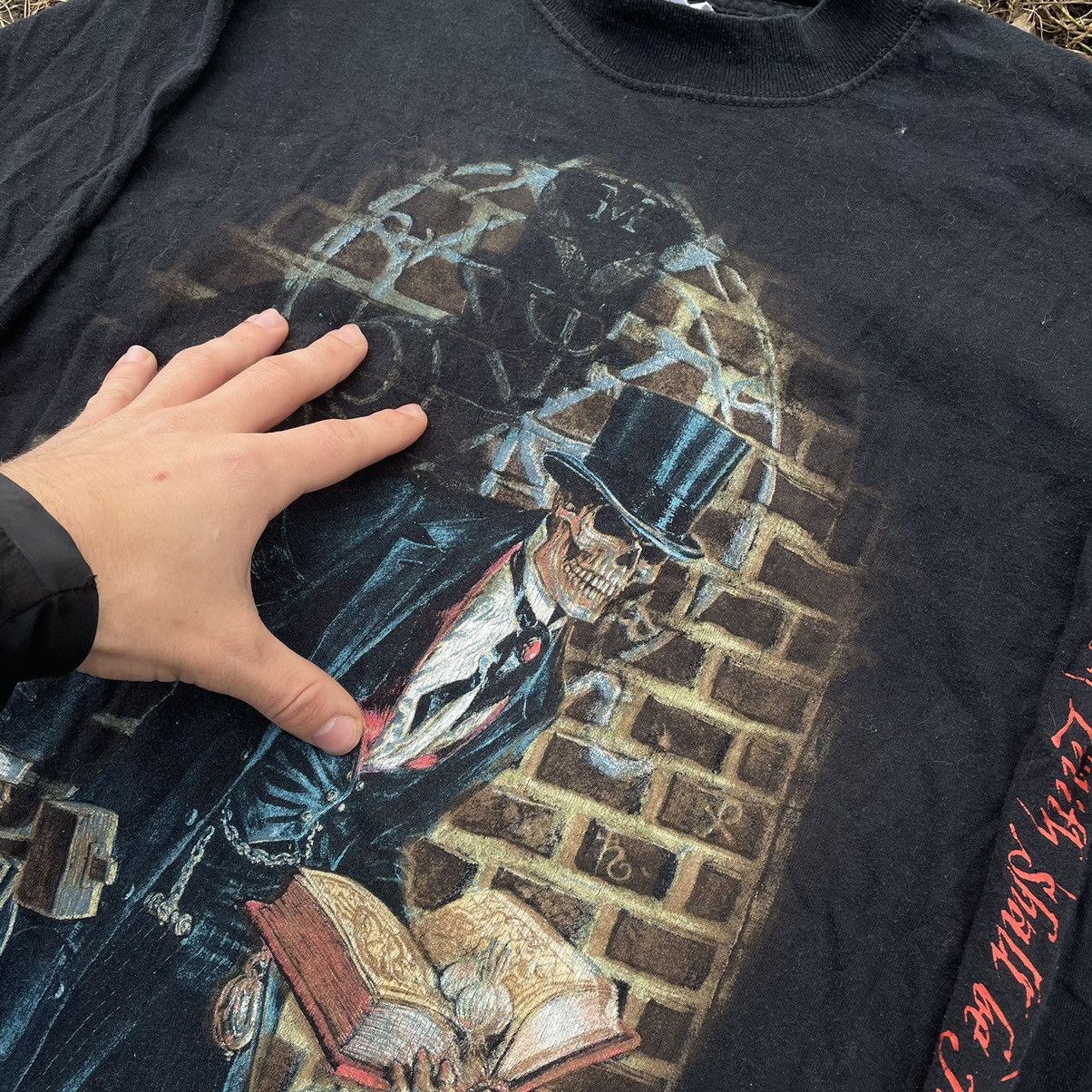 Vintage Vintage Y2K Sun Faded Graphic Tee Skull Horror Black Swag L Size US L / EU 52-54 / 3 - 7 Thumbnail