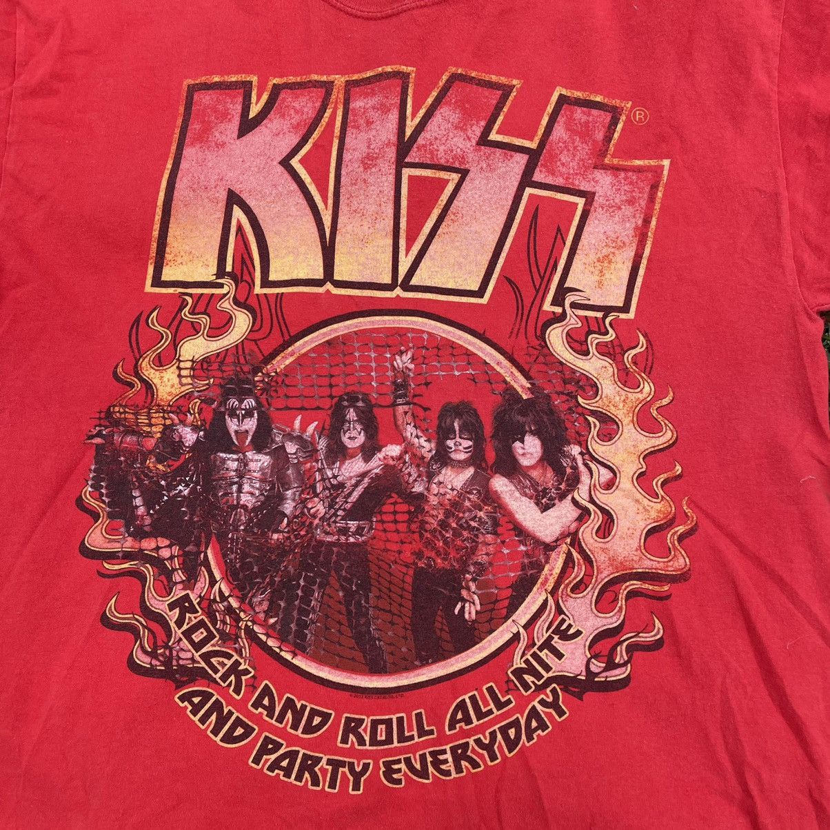 Vintage Vintage Y2K Kiss Band Graphic Tee Sun Faded Streetwear XL Size US XL / EU 56 / 4 - 4 Thumbnail