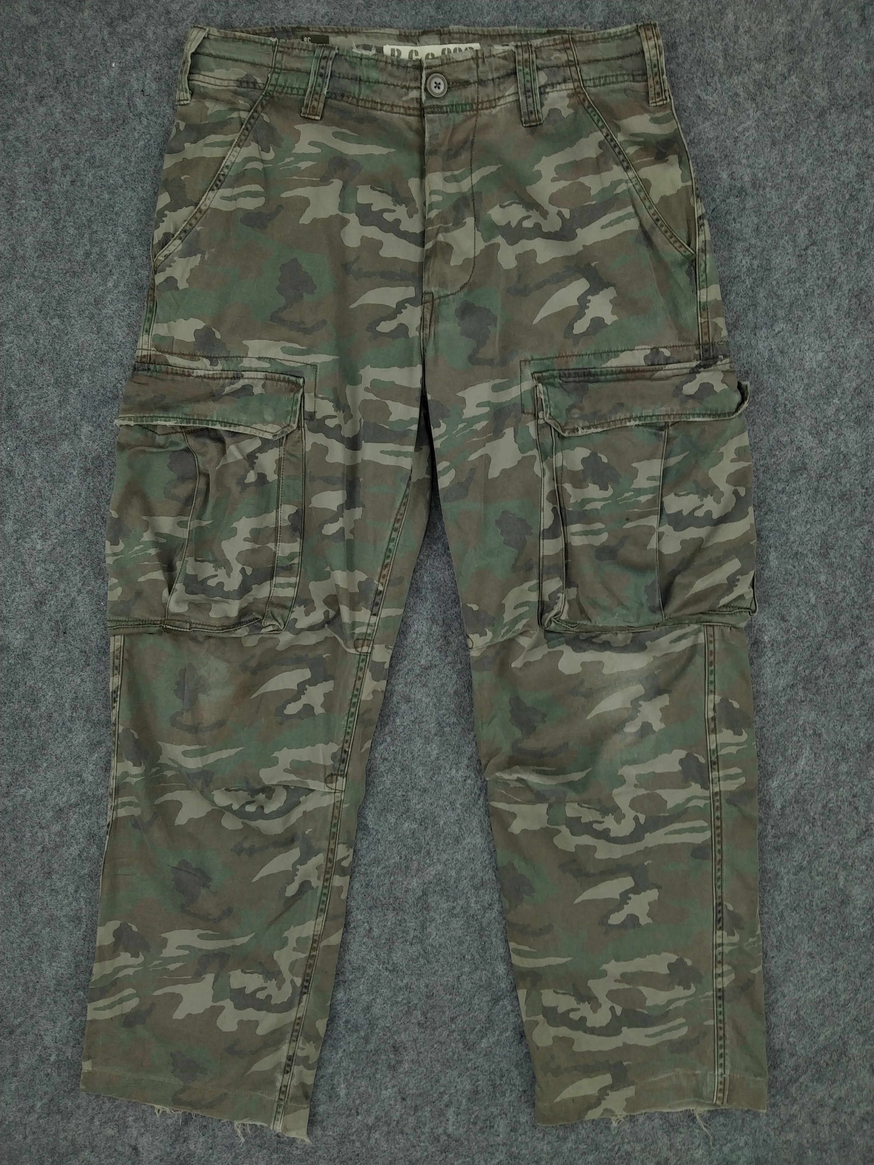 image of Real Crush Cargo Multi Pocket Pants -Cp204 in Camo, Men's (Size 33)