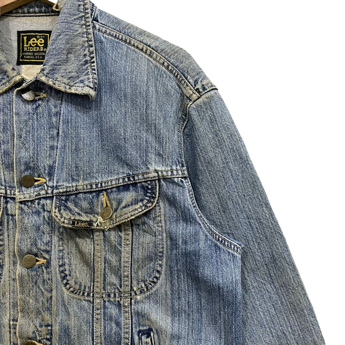 Lee × Vintage Rare Vtg 80s LEE Riders Distressed Denim Trucker Jacket Size US L / EU 52-54 / 3 - 7 Thumbnail