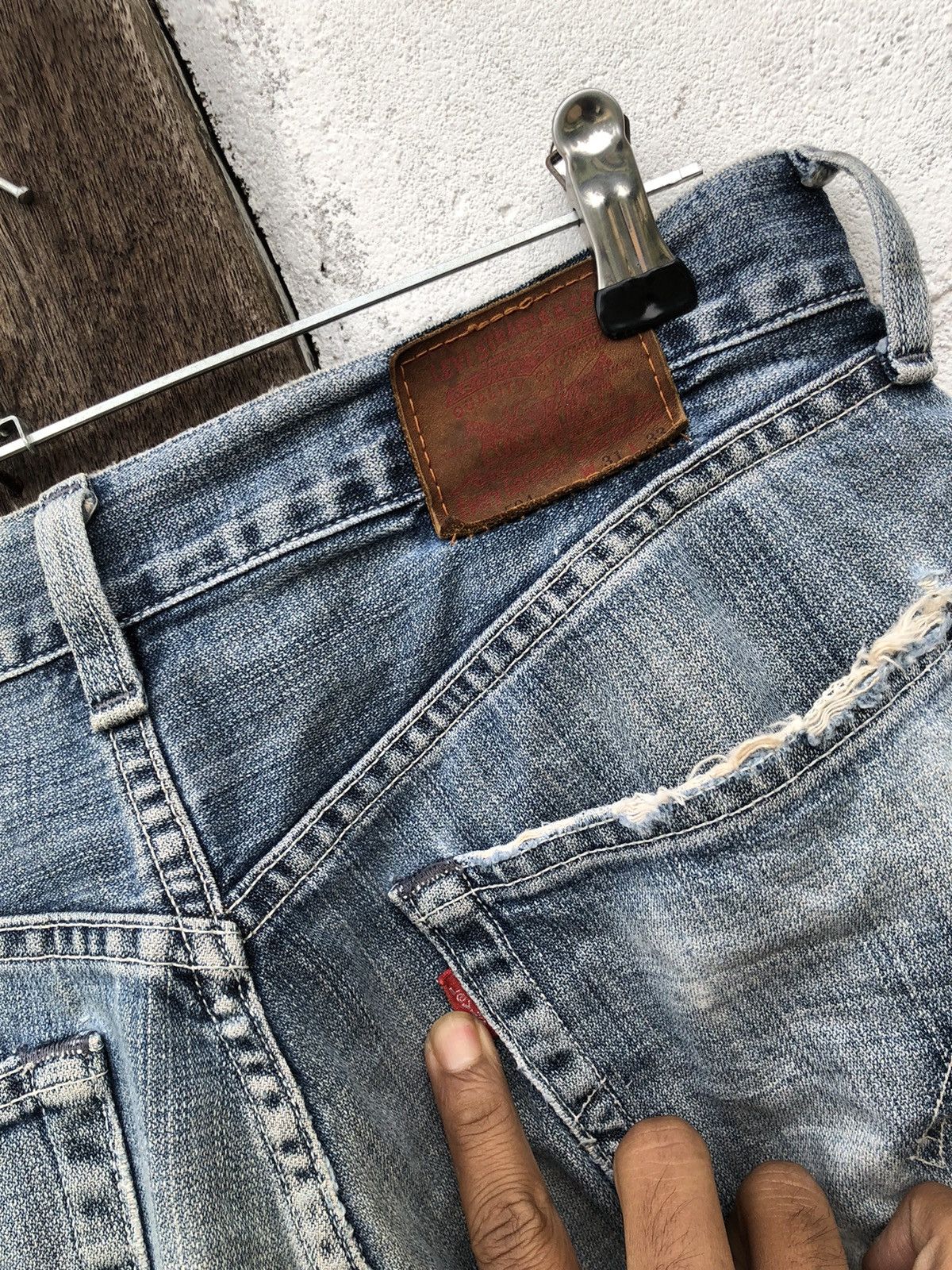 Levi's Levi’s Jeans 504 Button j38 Destress Size US 31 - 7 Thumbnail