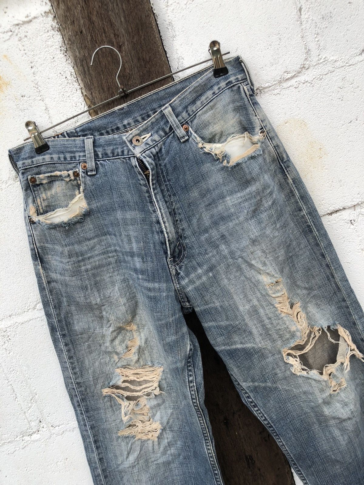 Levi's Levi’s Jeans 504 Button j38 Destress Size US 31 - 3 Thumbnail
