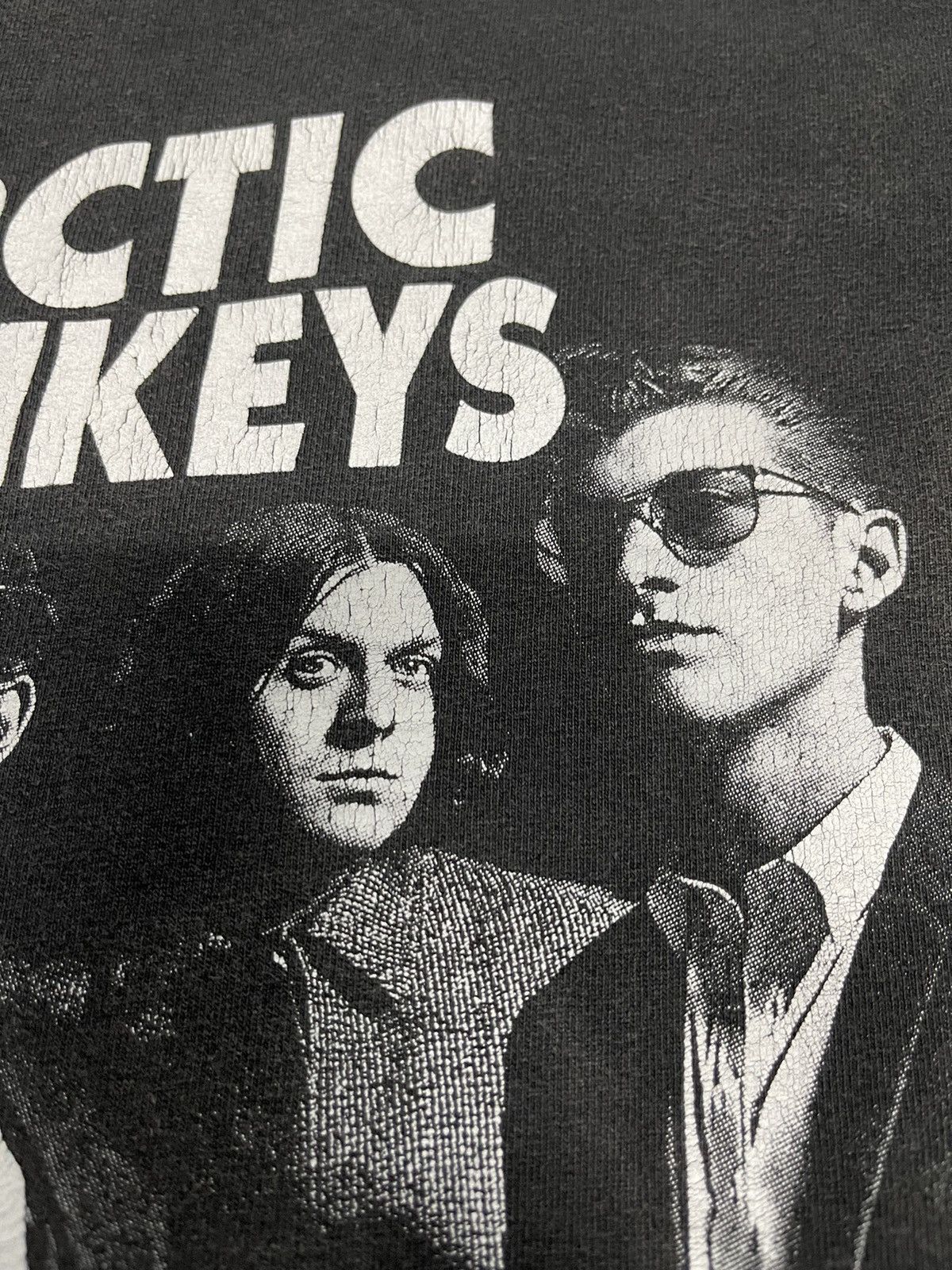 Band Tees × Vintage Vintage Y2K Arctic Monkeys Sun Faded Promo Tee Size US M / EU 48-50 / 2 - 3 Thumbnail