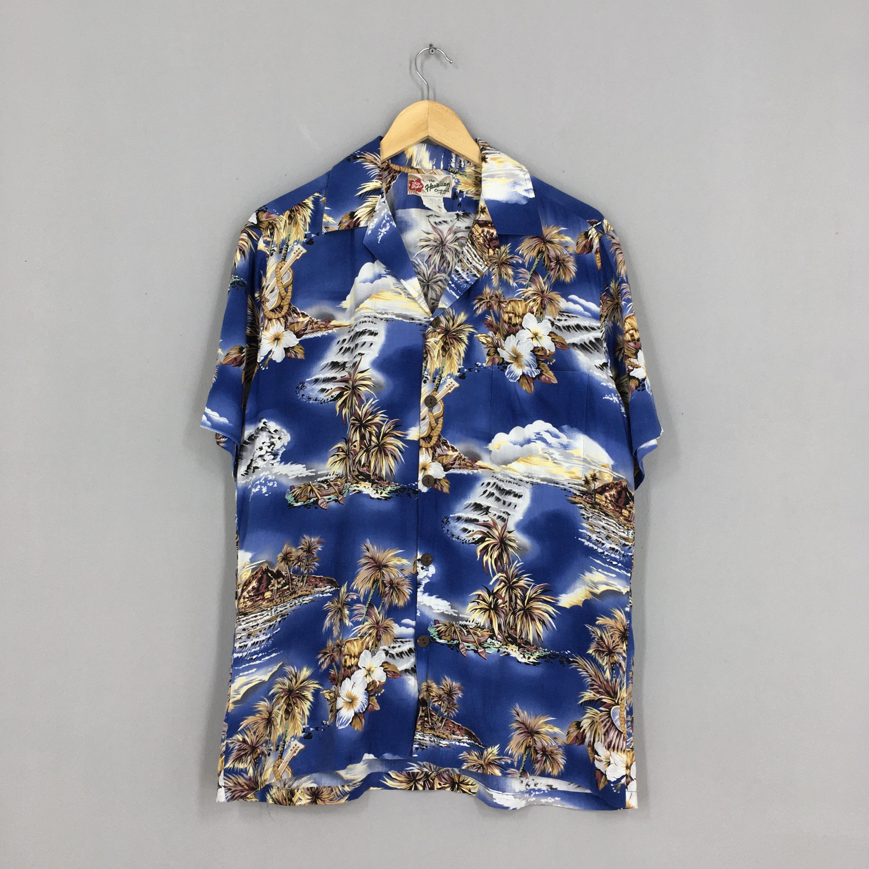 image of Aloha Wear x Hawaiian Shirt Vintage Hawaiian Coconut Tree Beach View Button Down Medium, Men's