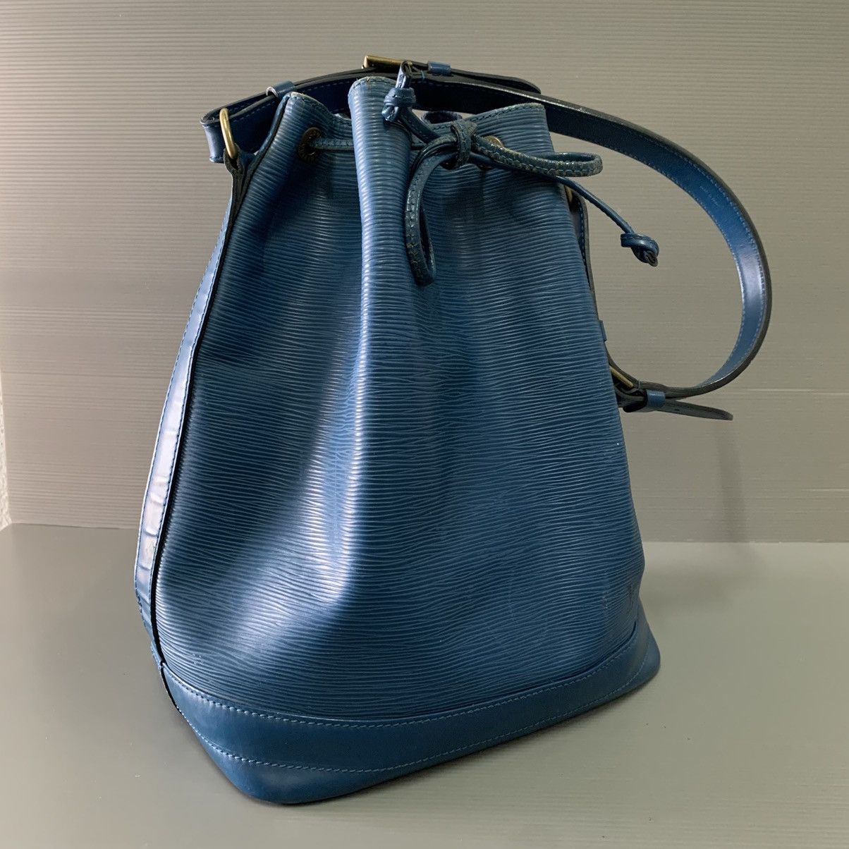 Louis Vuitton Louis Vuitton Epi Leather Large Noe Size ONE SIZE - 5 Thumbnail