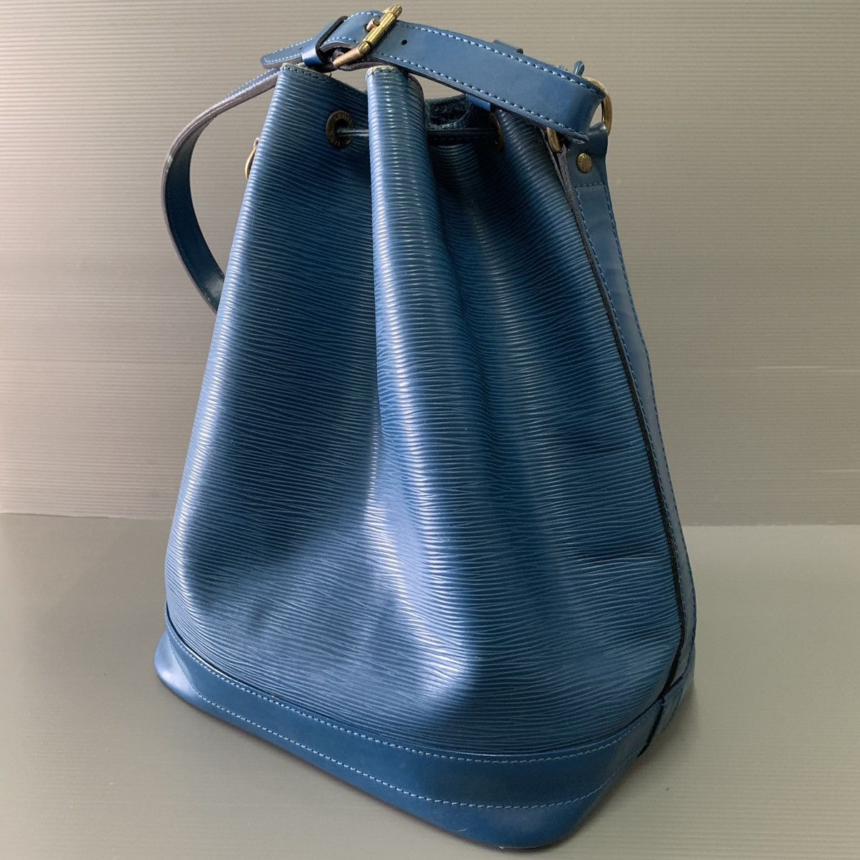 Louis Vuitton Louis Vuitton Epi Leather Large Noe Size ONE SIZE - 7 Thumbnail