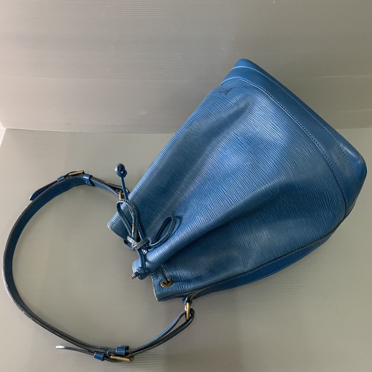 Louis Vuitton Louis Vuitton Epi Leather Large Noe Size ONE SIZE - 17 Thumbnail