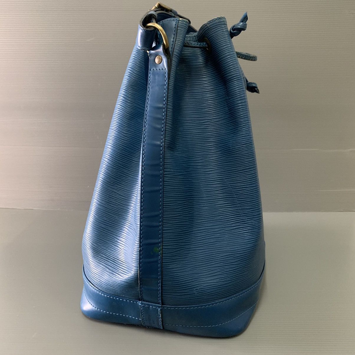 Louis Vuitton Louis Vuitton Epi Leather Large Noe Size ONE SIZE - 6 Thumbnail