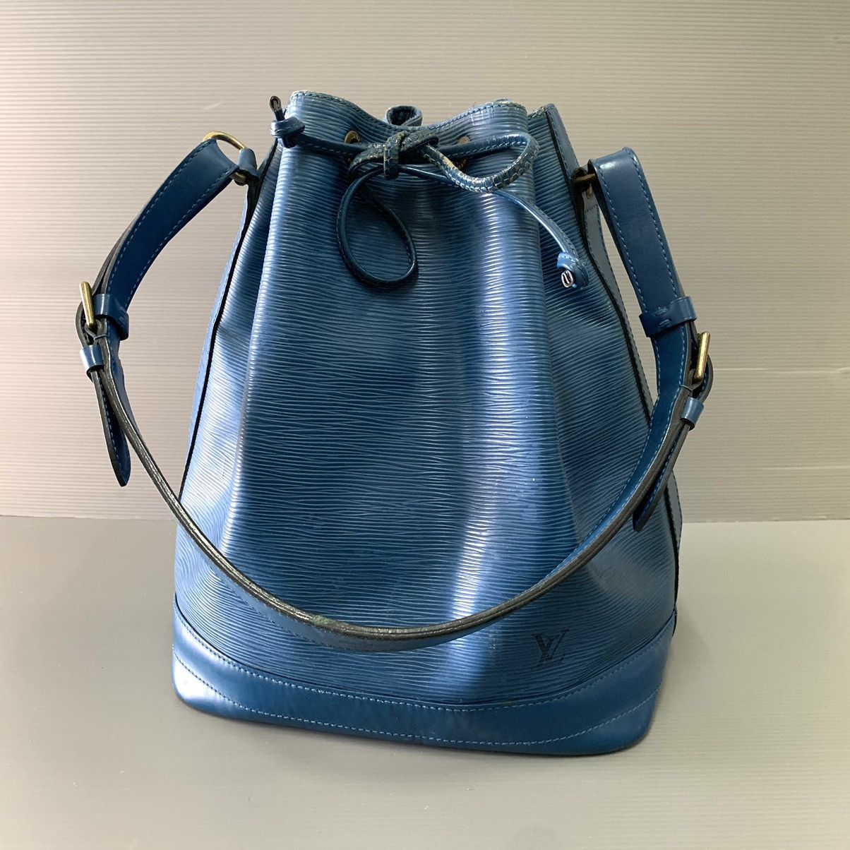 Louis Vuitton Louis Vuitton Epi Leather Large Noe Size ONE SIZE - 2 Thumbnail