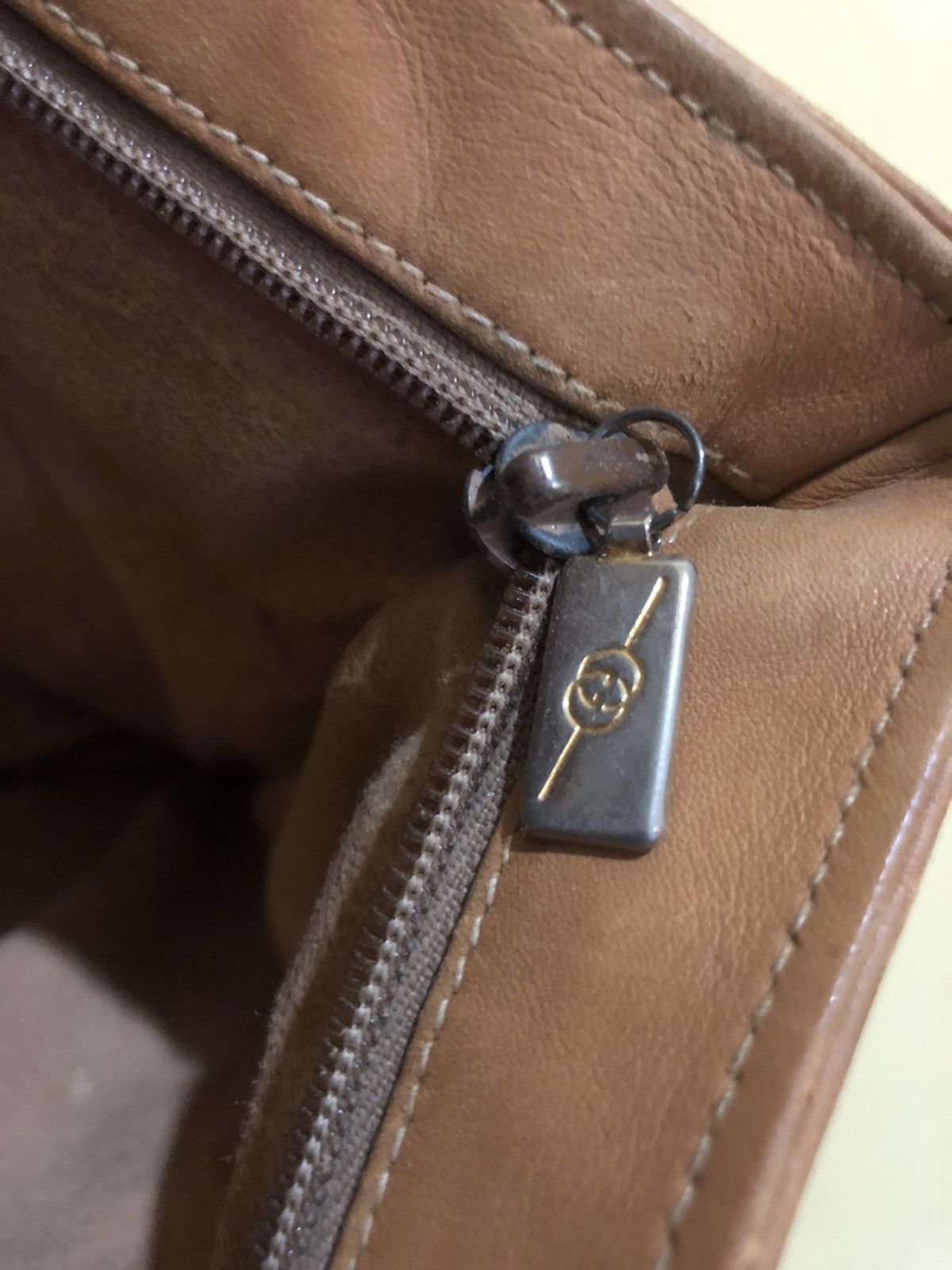 Gucci Authentic Vintage Gucci GG Shoulder bag 30.01.2315 Size ONE SIZE - 8 Thumbnail