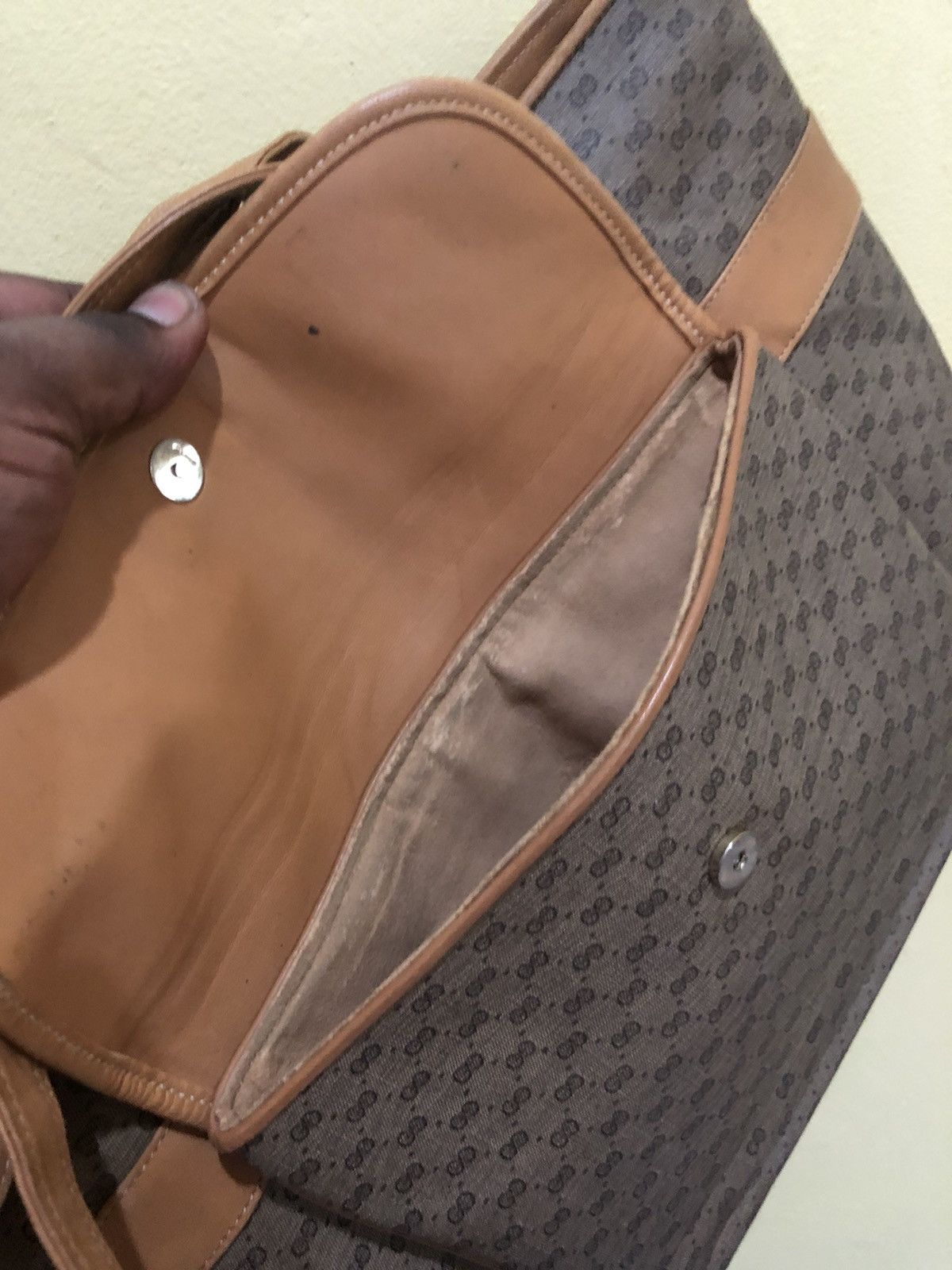 Gucci Authentic Vintage Gucci GG Shoulder bag 30.01.2315 Size ONE SIZE - 9 Thumbnail