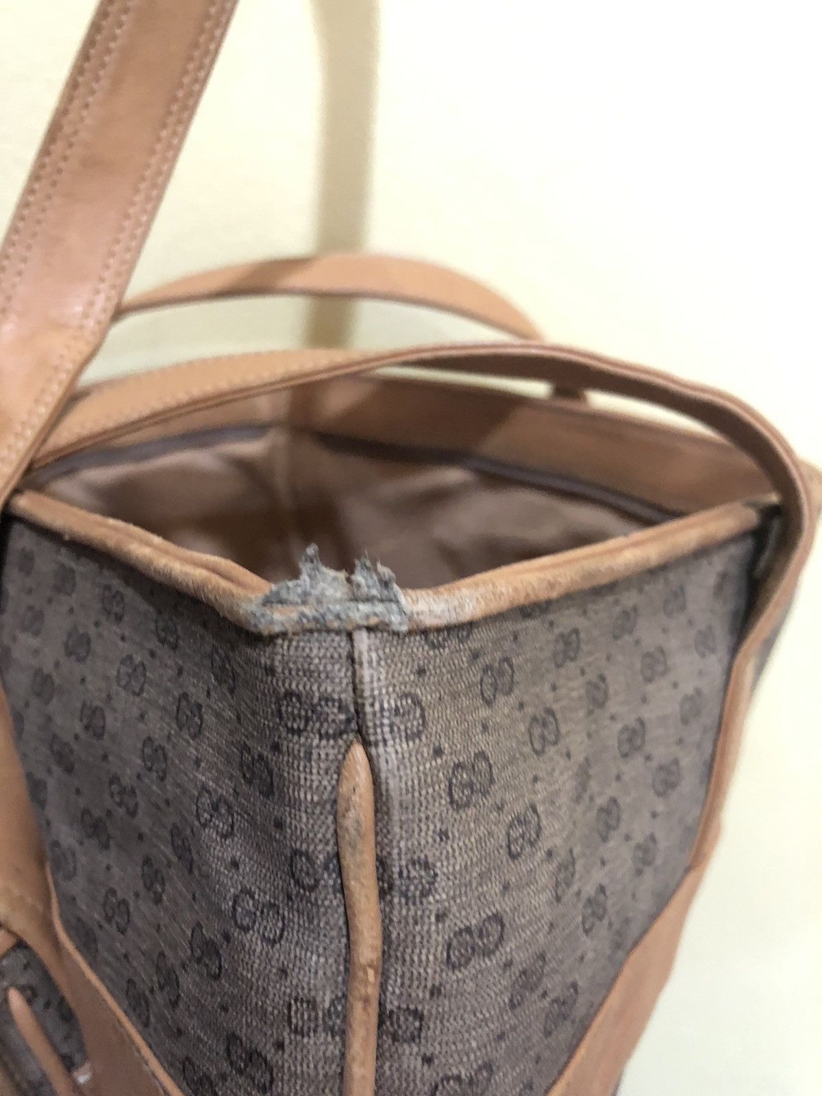 Gucci Authentic Vintage Gucci GG Shoulder bag 30.01.2315 Size ONE SIZE - 12 Thumbnail
