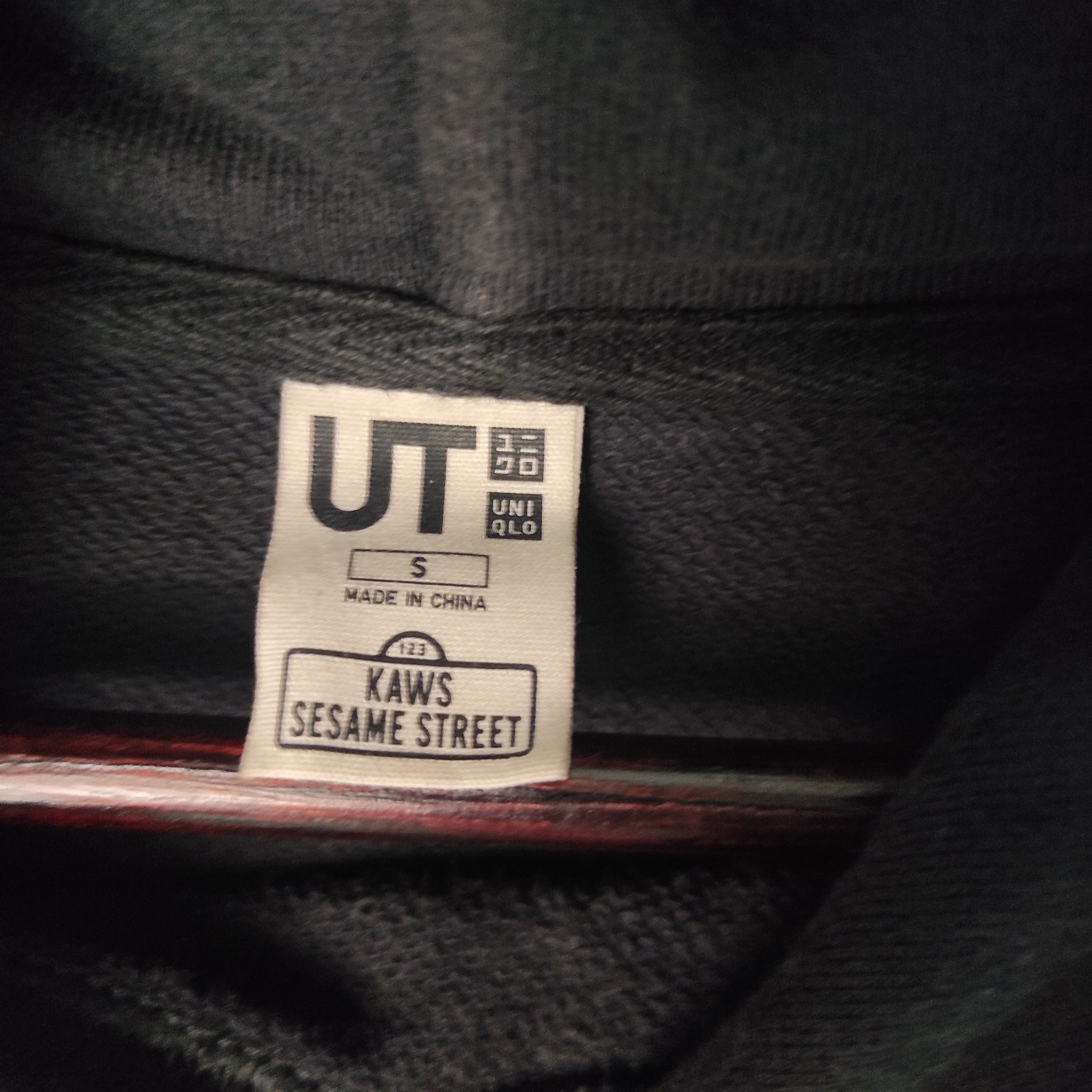 Kaws × Uniqlo Kaws x Uniqlo x Sesame Street Hoodie Sun Faded Size US S / EU 44-46 / 1 - 5 Thumbnail