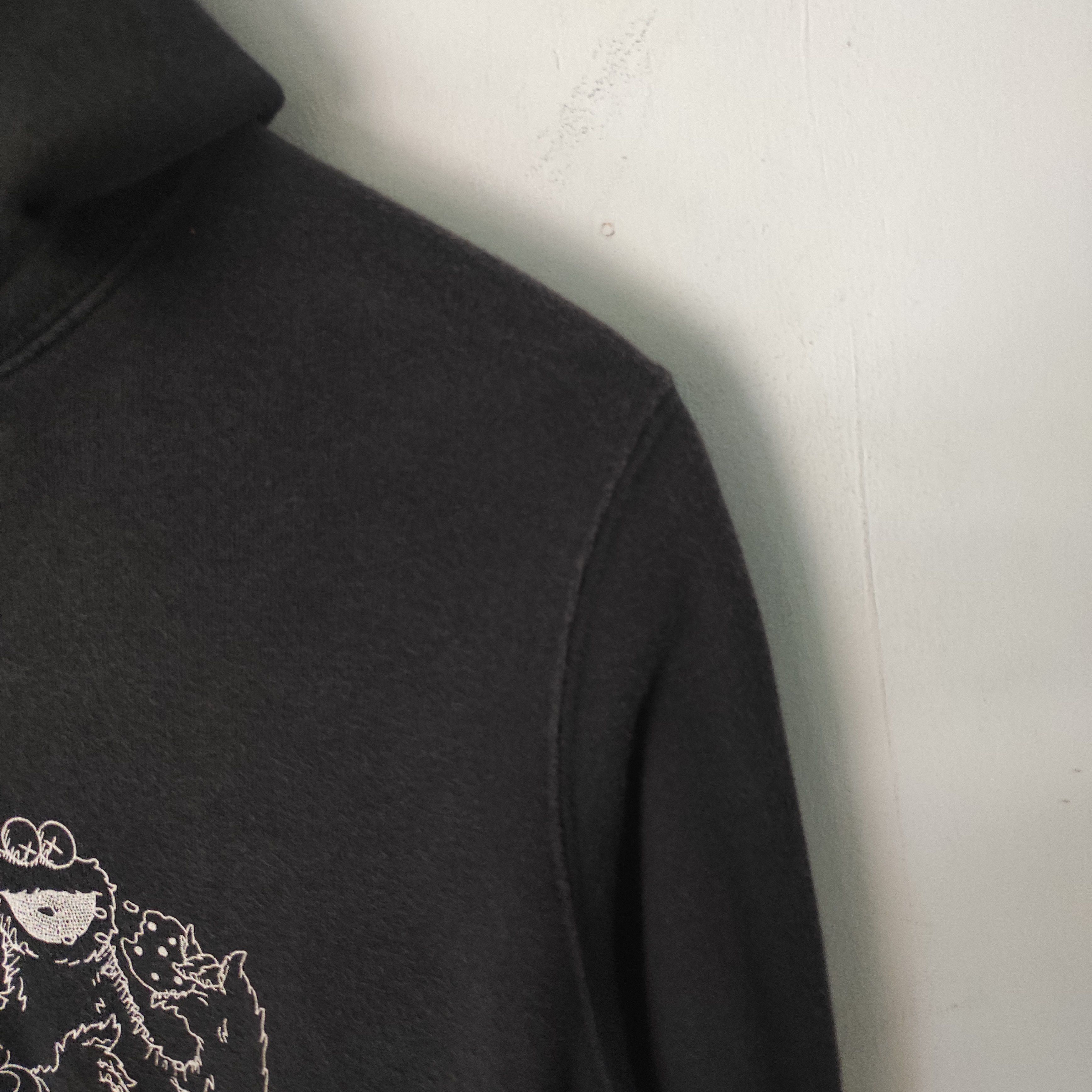 Kaws × Uniqlo Kaws x Uniqlo x Sesame Street Hoodie Sun Faded Size US S / EU 44-46 / 1 - 12 Thumbnail