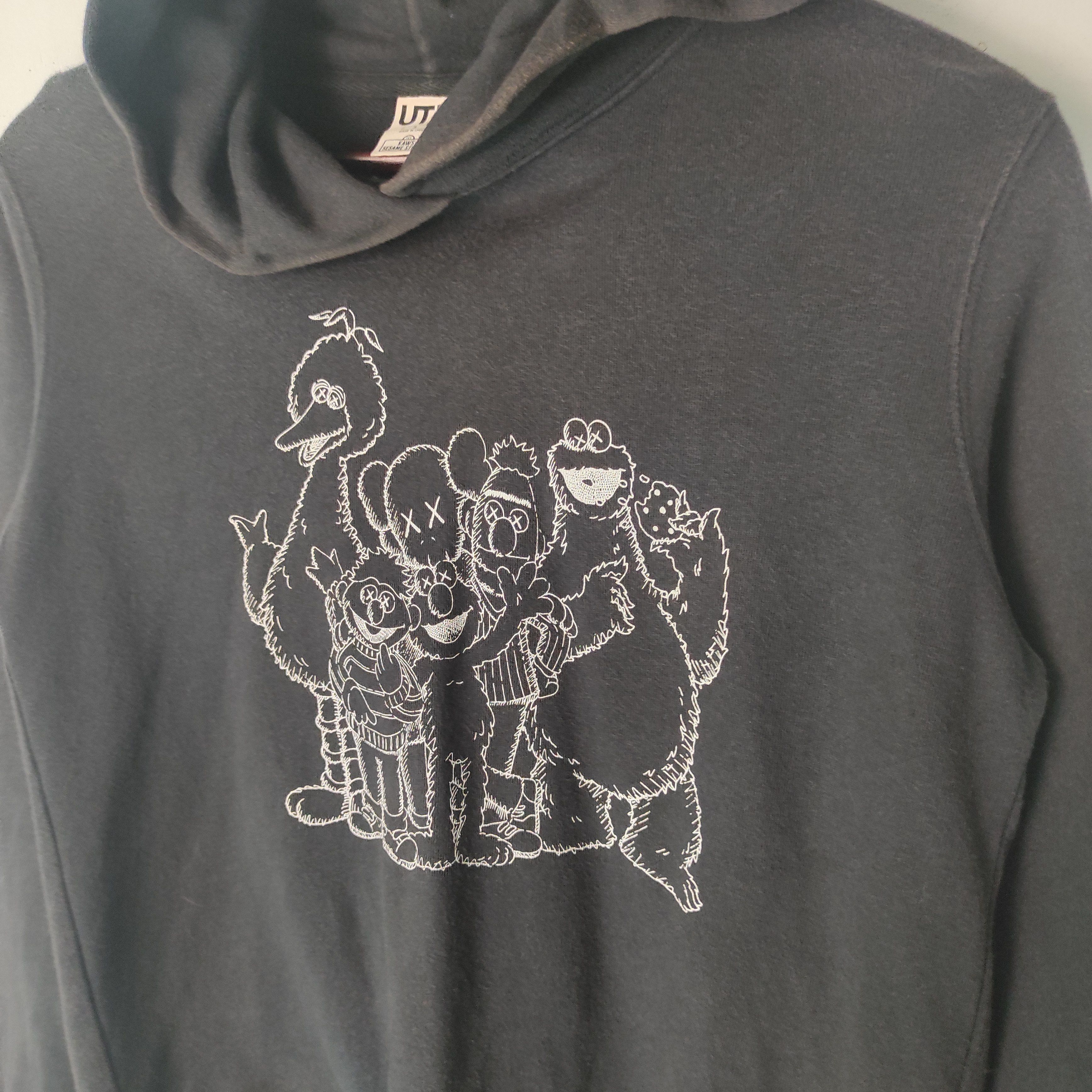 Kaws × Uniqlo Kaws x Uniqlo x Sesame Street Hoodie Sun Faded Size US S / EU 44-46 / 1 - 10 Thumbnail