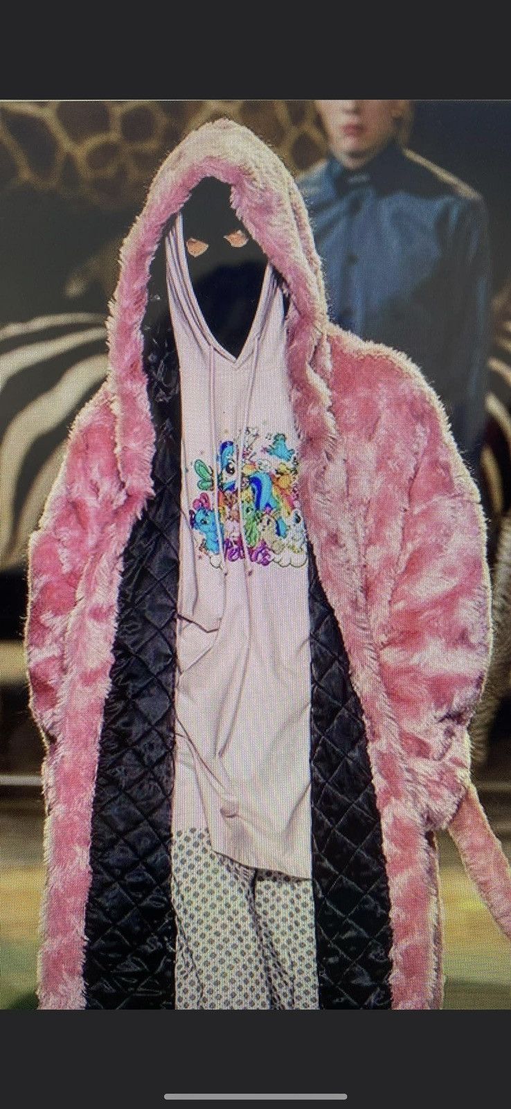 Vetements Vetements *Rare* Masked Pink Hoodie AW19 Size US L / EU 52-54 / 3 - 2 Thumbnail
