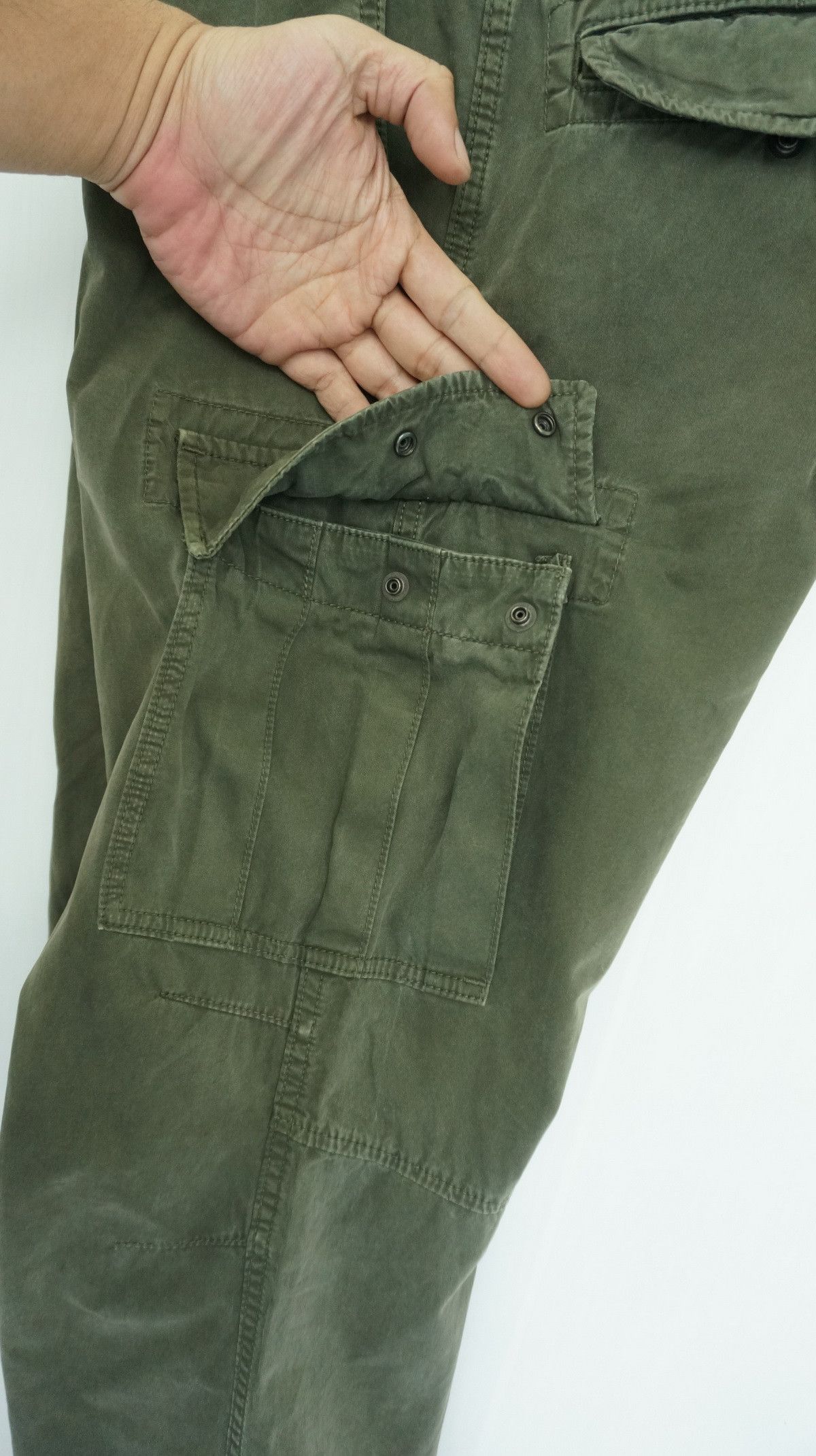 Japanese Brand × Uniqlo Uniqlo Army Worn Out Faded Tactical Cargo Pants Size US 32 / EU 48 - 14 Thumbnail