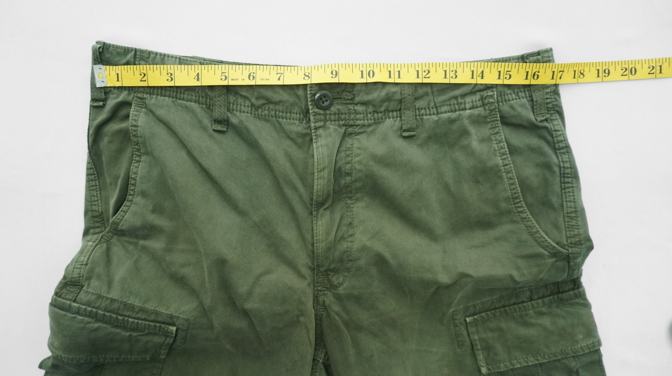 Japanese Brand × Uniqlo Uniqlo Army Worn Out Faded Tactical Cargo Pants Size US 32 / EU 48 - 16 Thumbnail