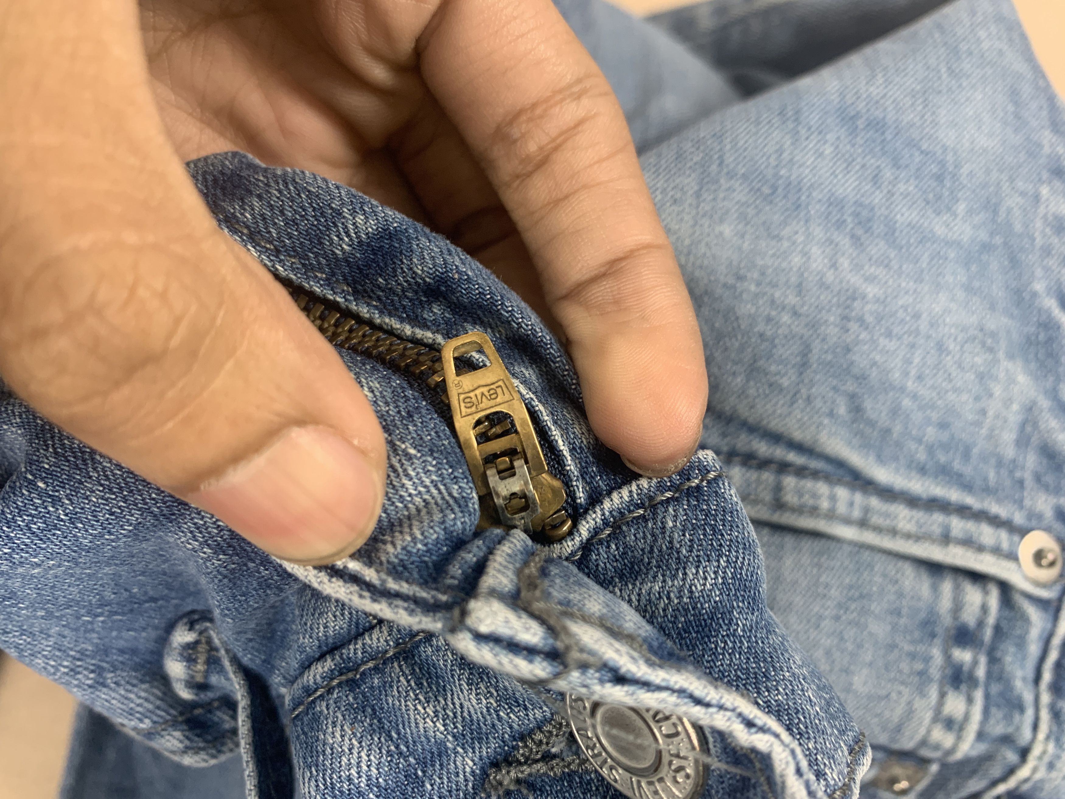 Levi's × Vintage Vintage Levis 511 Straight Cut Faded Mid Wash Jeans Size US 32 / EU 48 - 15 Thumbnail