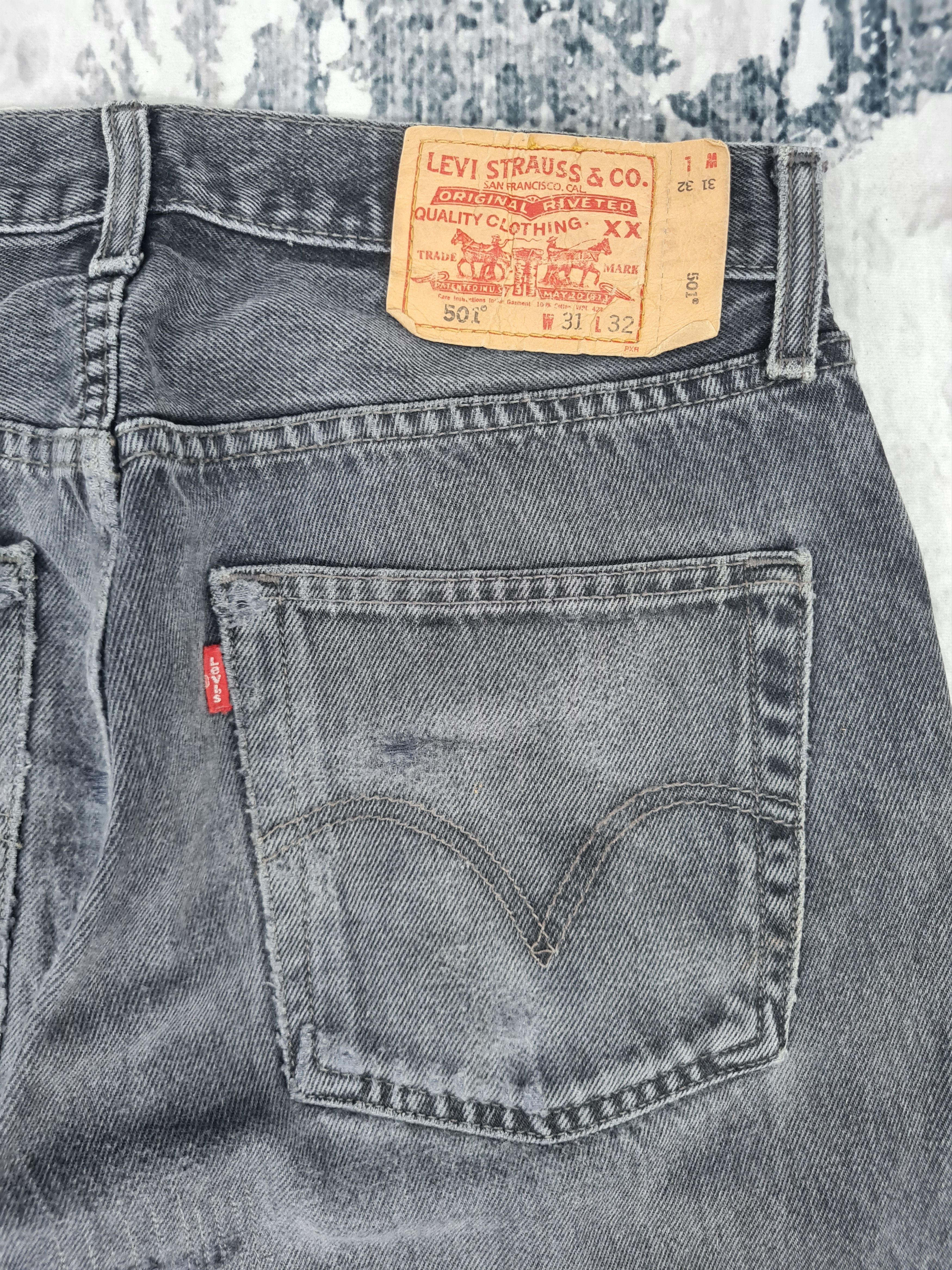 Levi's Vtg LEVIS 501 Super Black Faded Jeans L0298 Size 31x31.5 Size US 31 - 8 Thumbnail