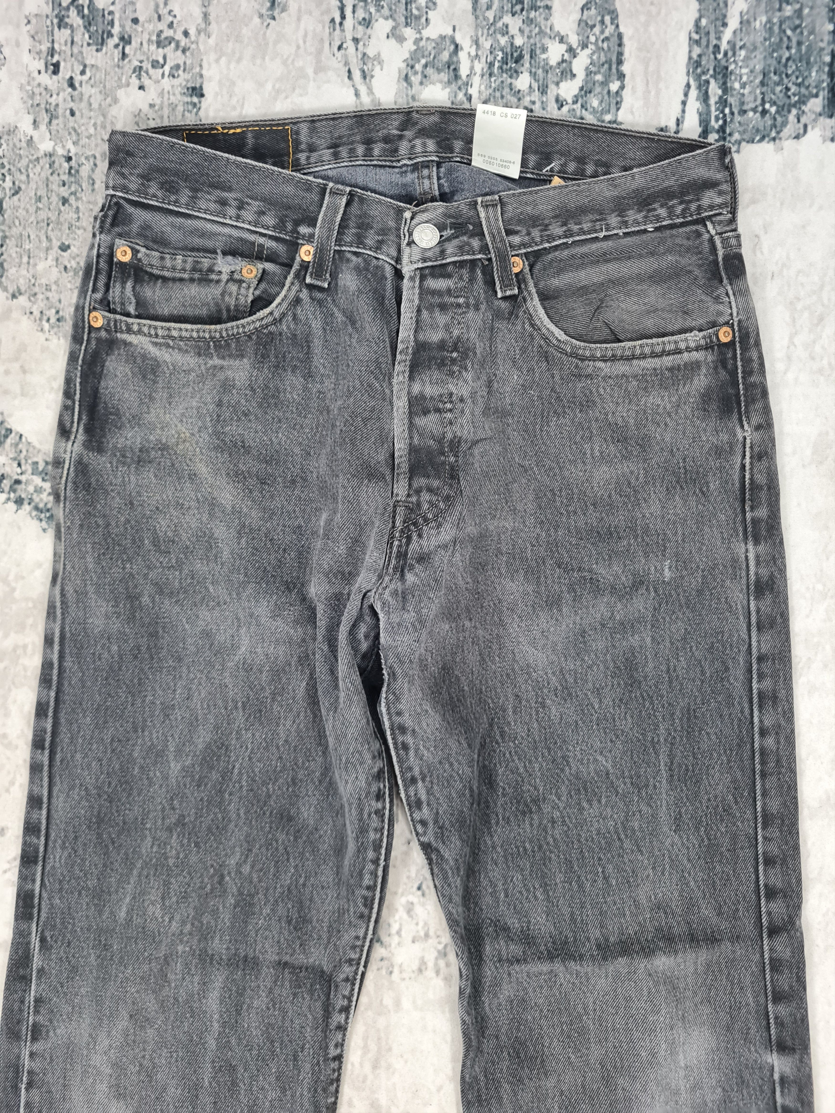 Levi's Vtg LEVIS 501 Super Black Faded Jeans L0298 Size 31x31.5 Size US 31 - 4 Thumbnail