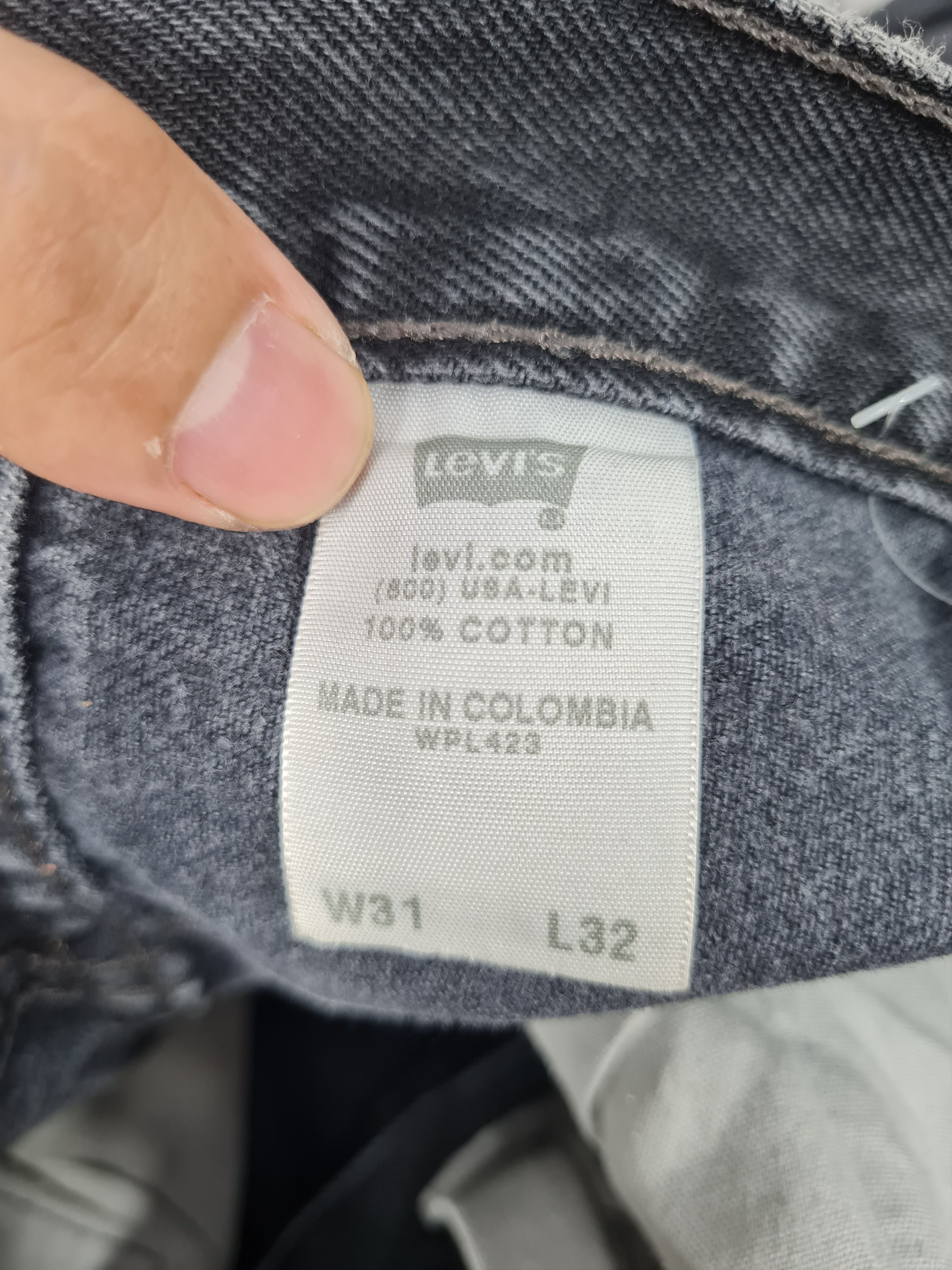 Levi's Vtg LEVIS 501 Super Black Faded Jeans L0298 Size 31x31.5 Size US 31 - 15 Thumbnail