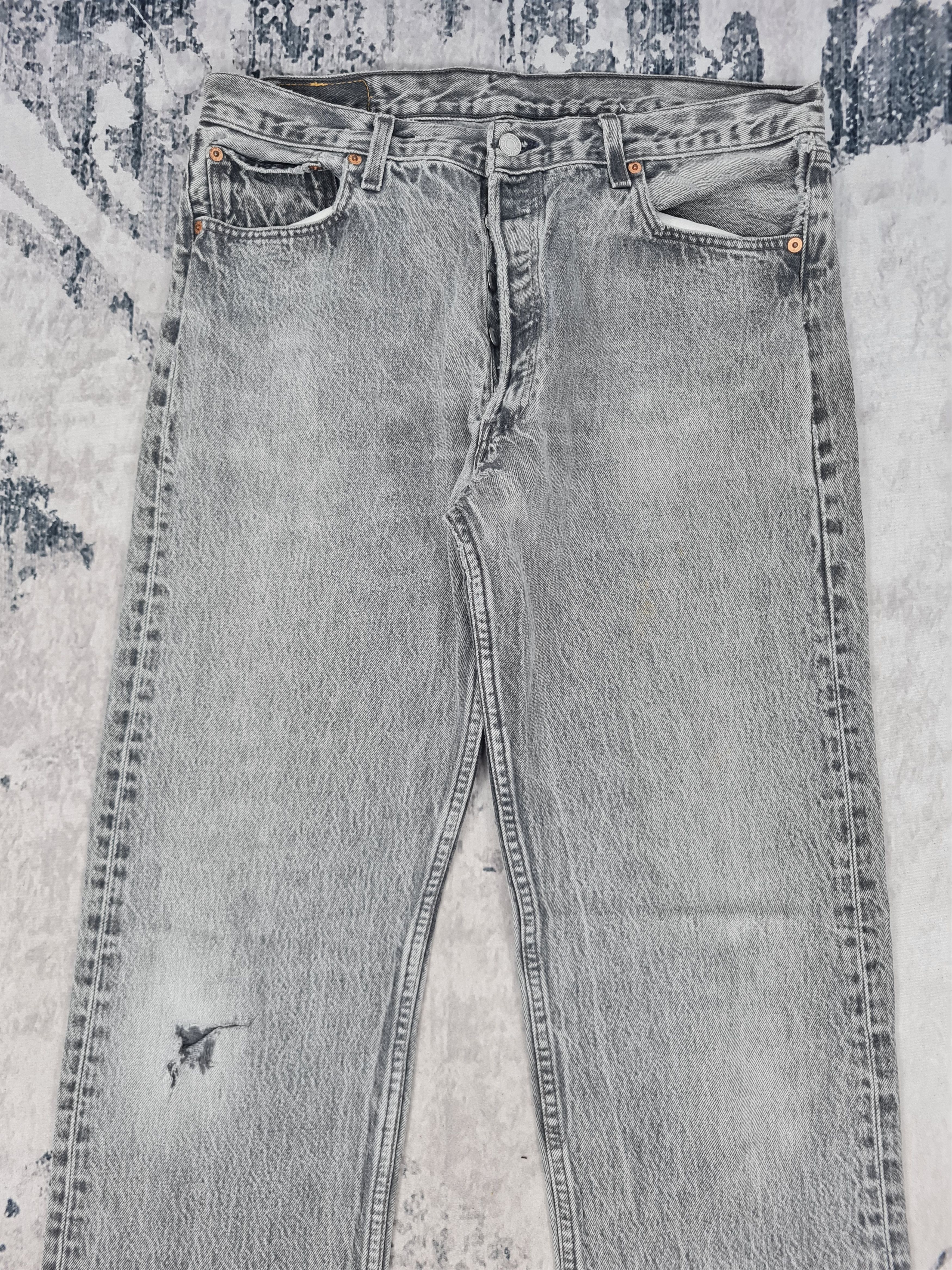 Levi's Vintage Clothing Vtg LEVIS 501 Faded Stonewash Ripped Jeans L0300 Size 34x33 Size US 34 / EU 50 - 4 Thumbnail