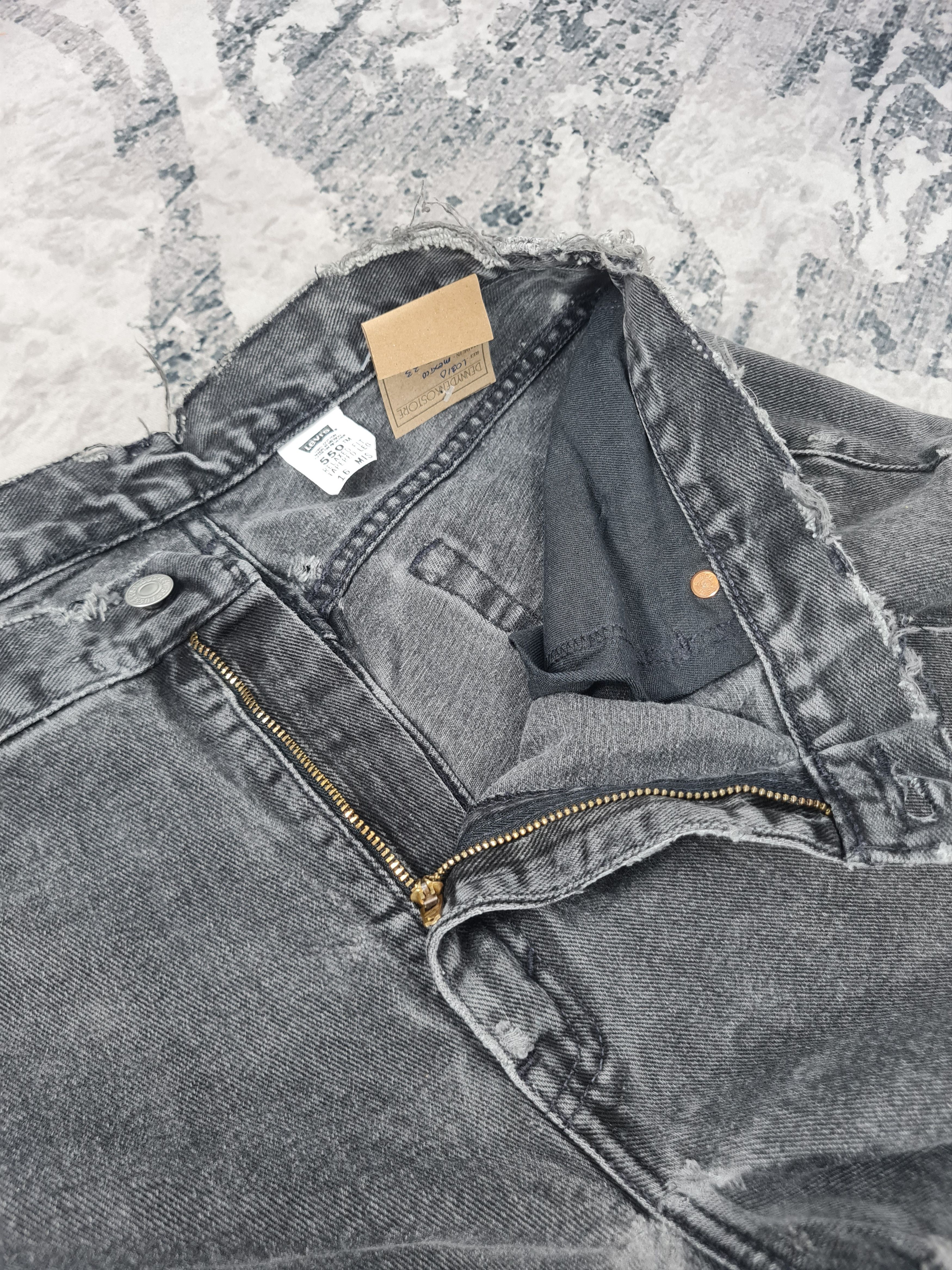 Levi's Vintage Clothing Vtg LEVIS 550 Faded Ripped Distressed Jeans L0310 Size 33x29 Size US 33 - 11 Thumbnail
