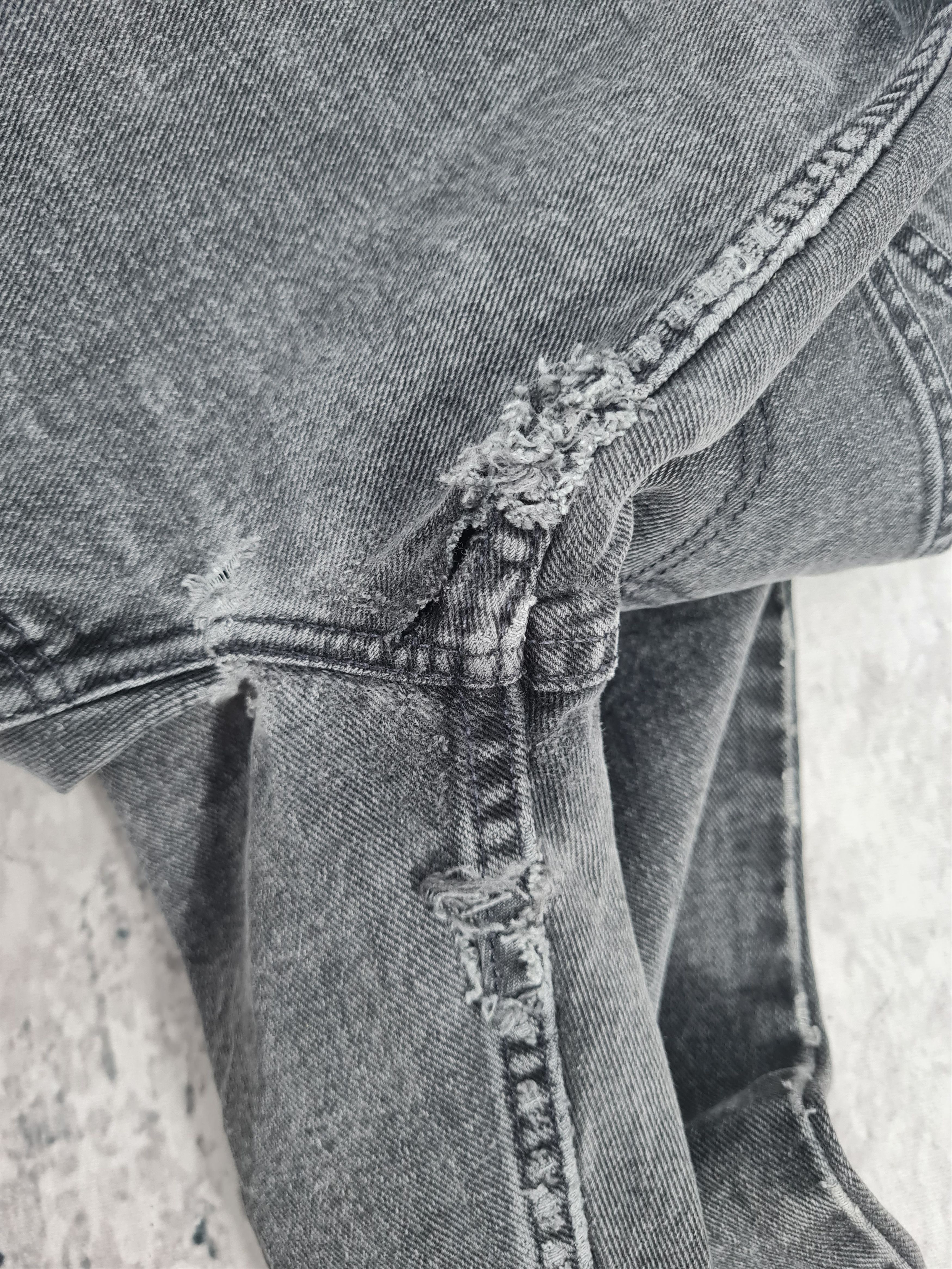 Levi's Vintage Clothing Vtg LEVIS 550 Faded Ripped Distressed Jeans L0310 Size 33x29 Size US 33 - 10 Thumbnail