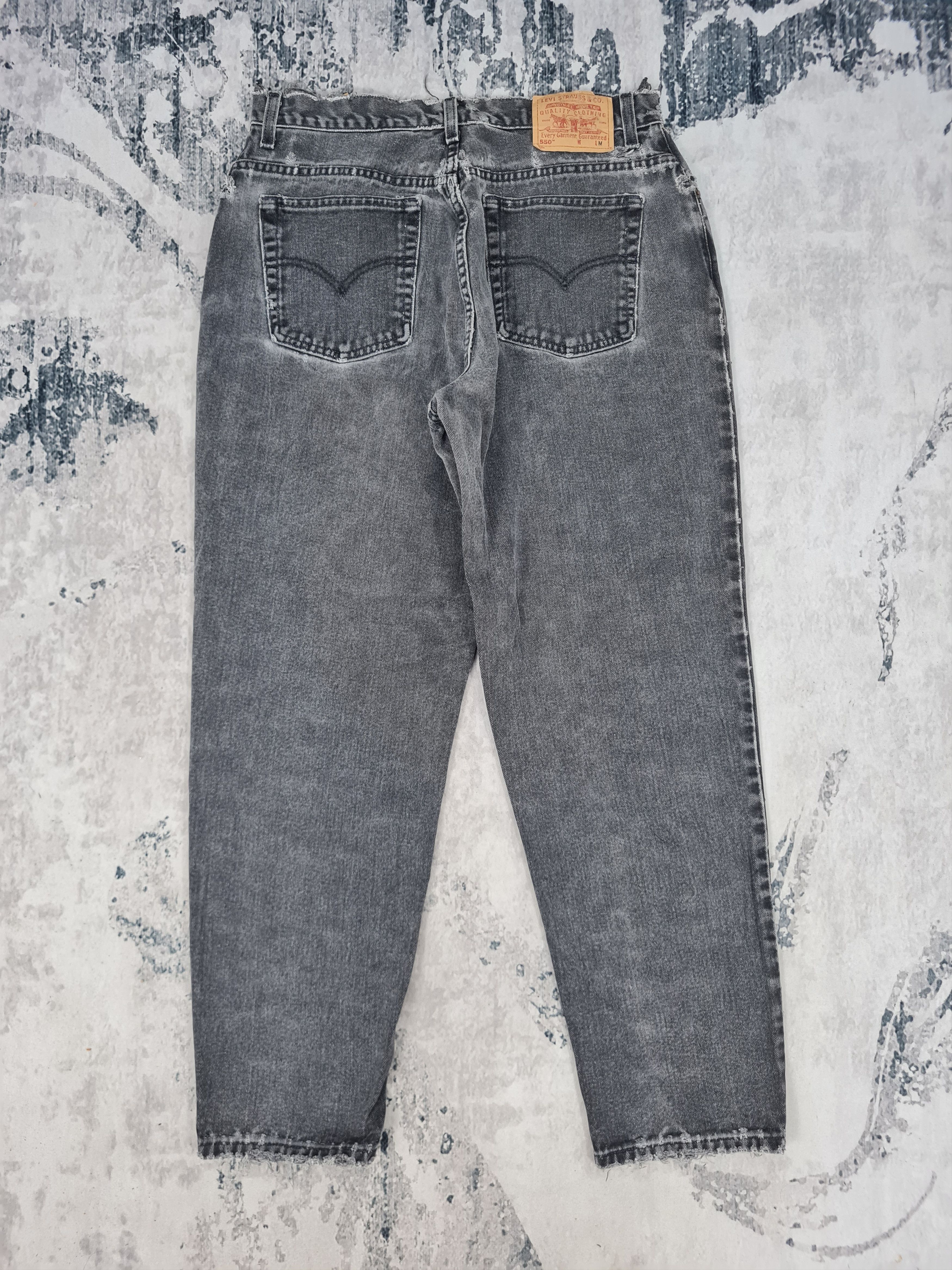 image of Distressed Denim x Levis Vintage Clothing VTG Levis 550 Faded Ripped Distressed Jeans L0310 Size 33