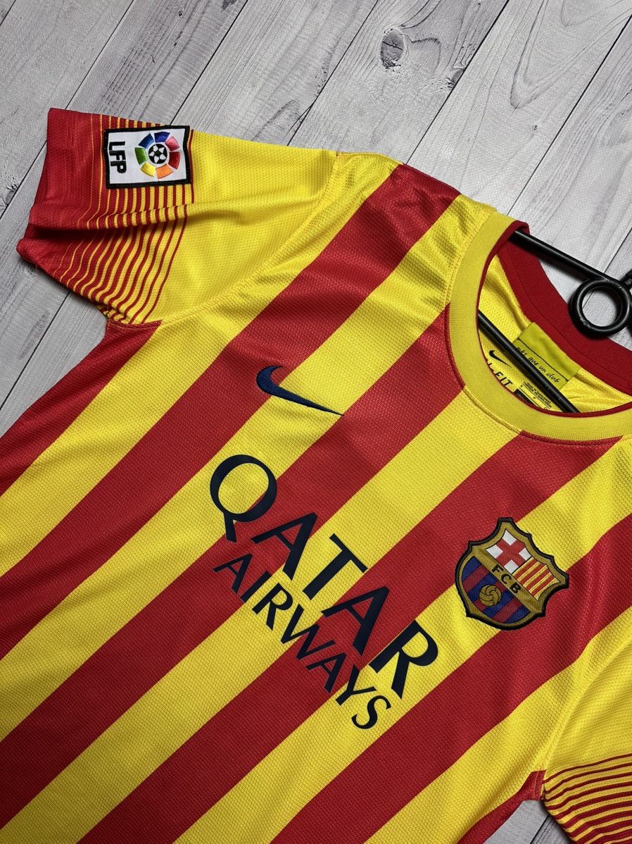 Vintage Vintage Barcelona soccer jersey 11 Neymar size S Size US S / EU 44-46 / 1 - 2 Thumbnail
