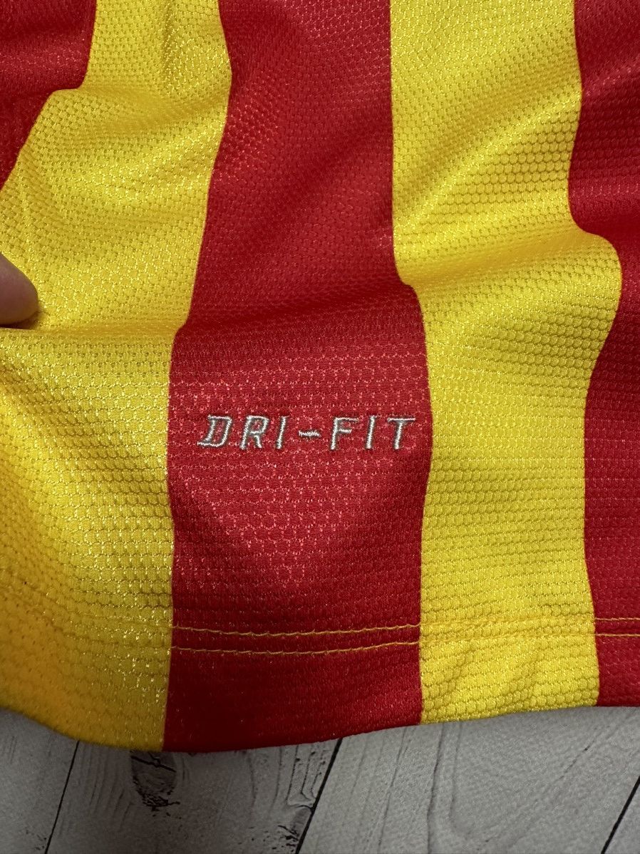 Vintage Vintage Barcelona soccer jersey 11 Neymar size S Size US S / EU 44-46 / 1 - 4 Thumbnail