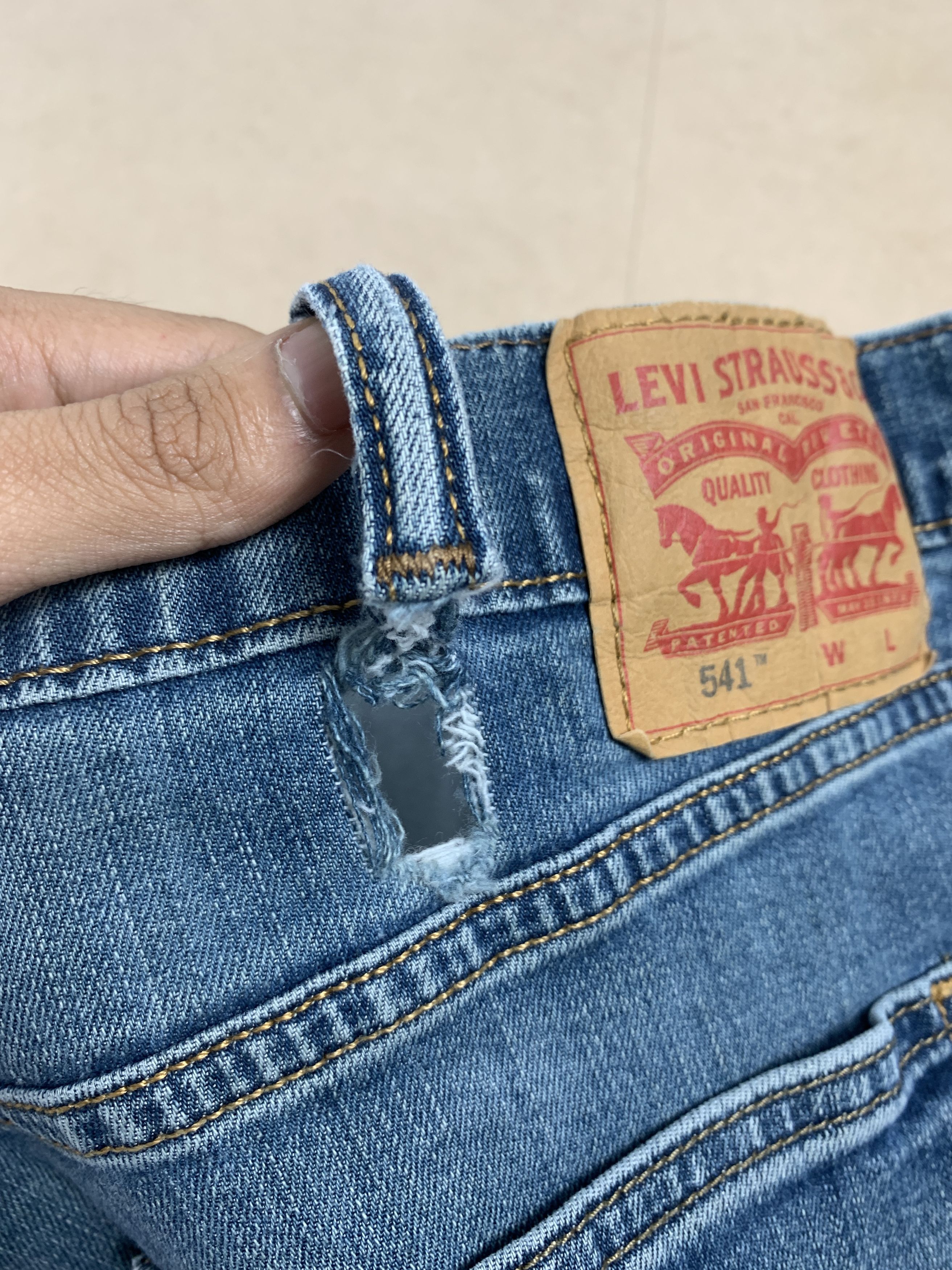 Levi's × Vintage Vintage Levis 541 Mid Skinny Faded Blue Jeans Size US 42 / EU 58 - 12 Thumbnail