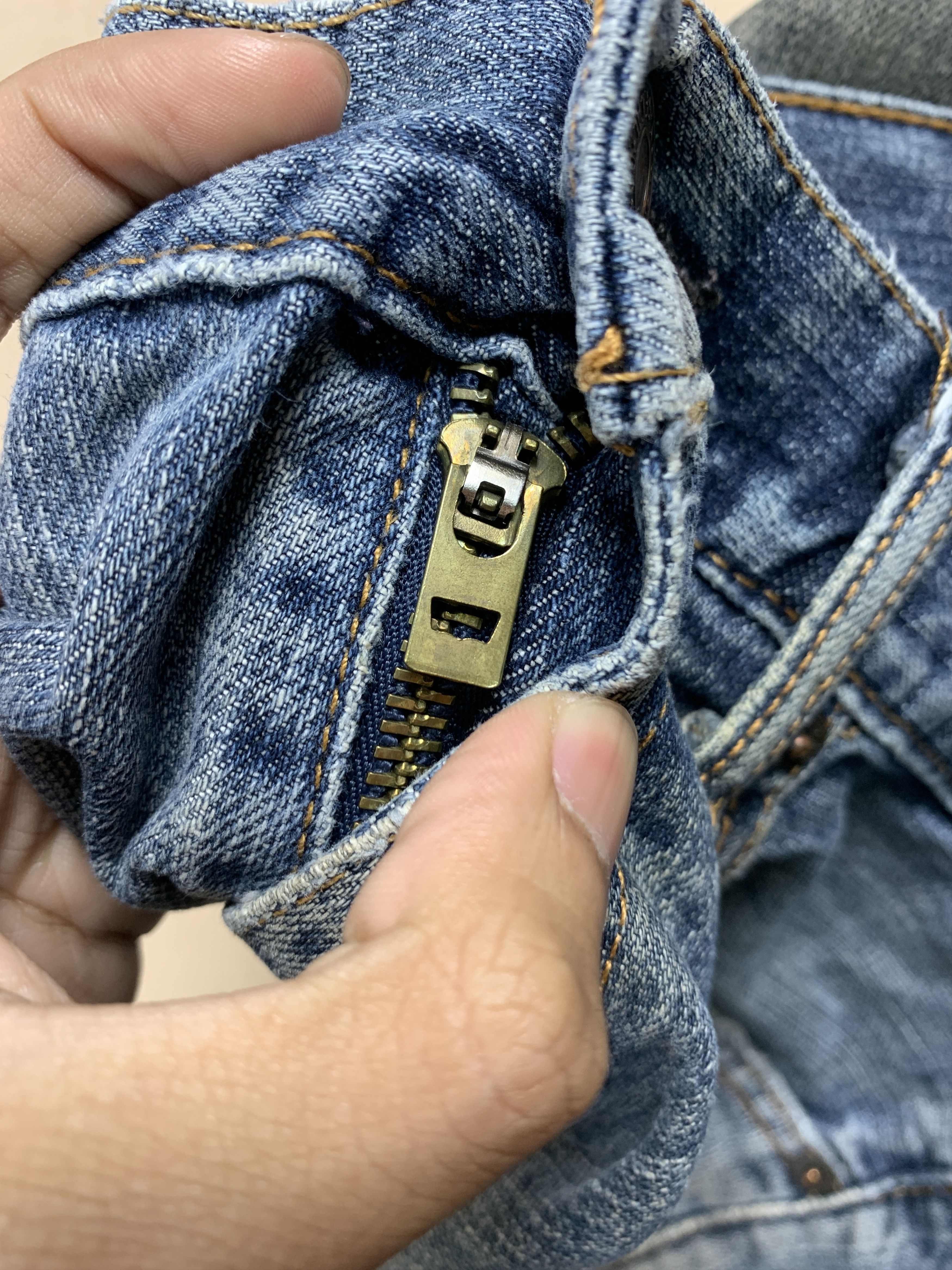 Levi's Vintage Levis 559 Straight Cut Distressed Blue Jeans Size US 32 / EU 48 - 23 Thumbnail