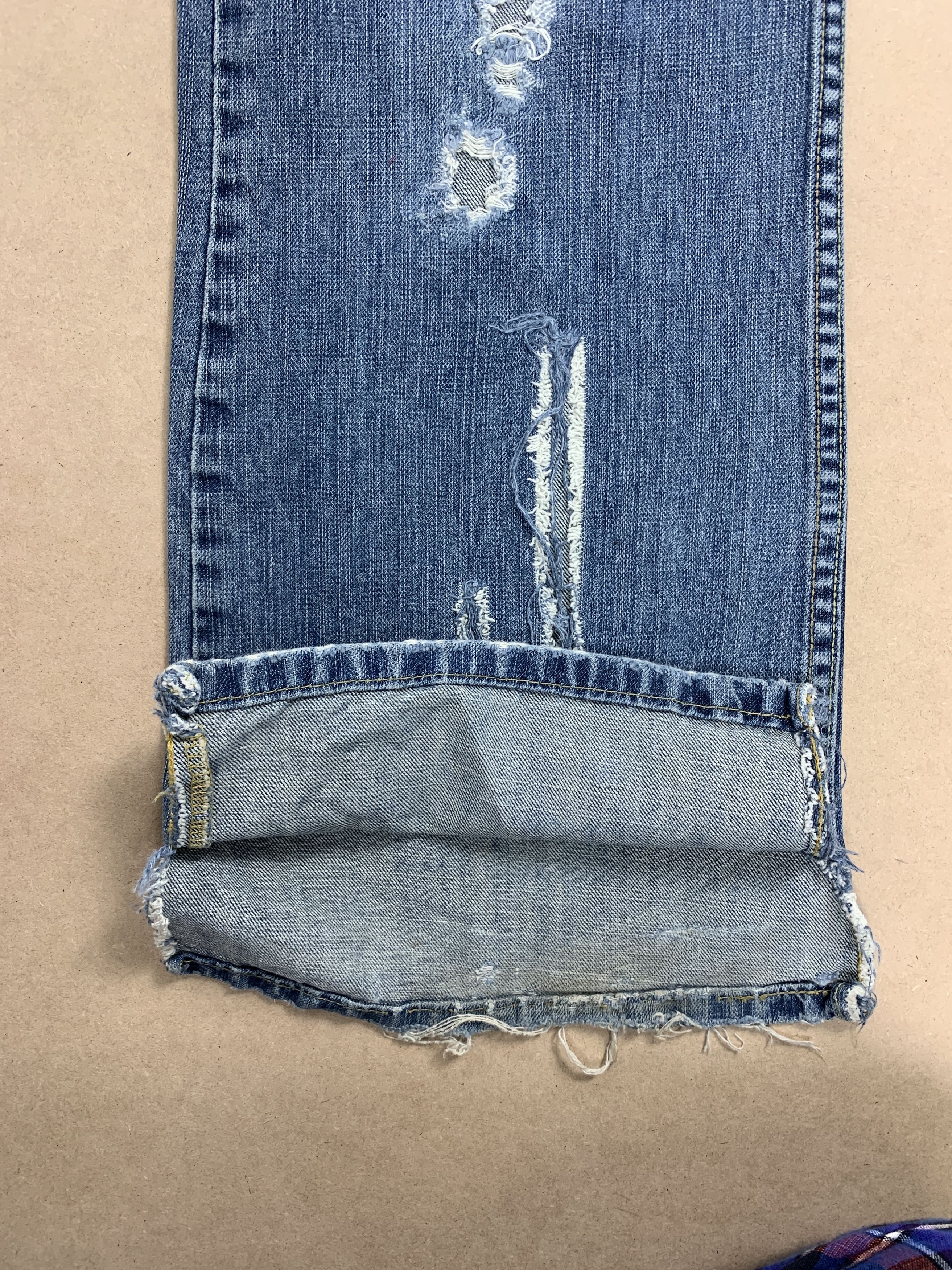 Levi's Vintage Levis 527 Boot Cut Distressed Faded Mid Wash Jeans Size US 31 - 6 Thumbnail