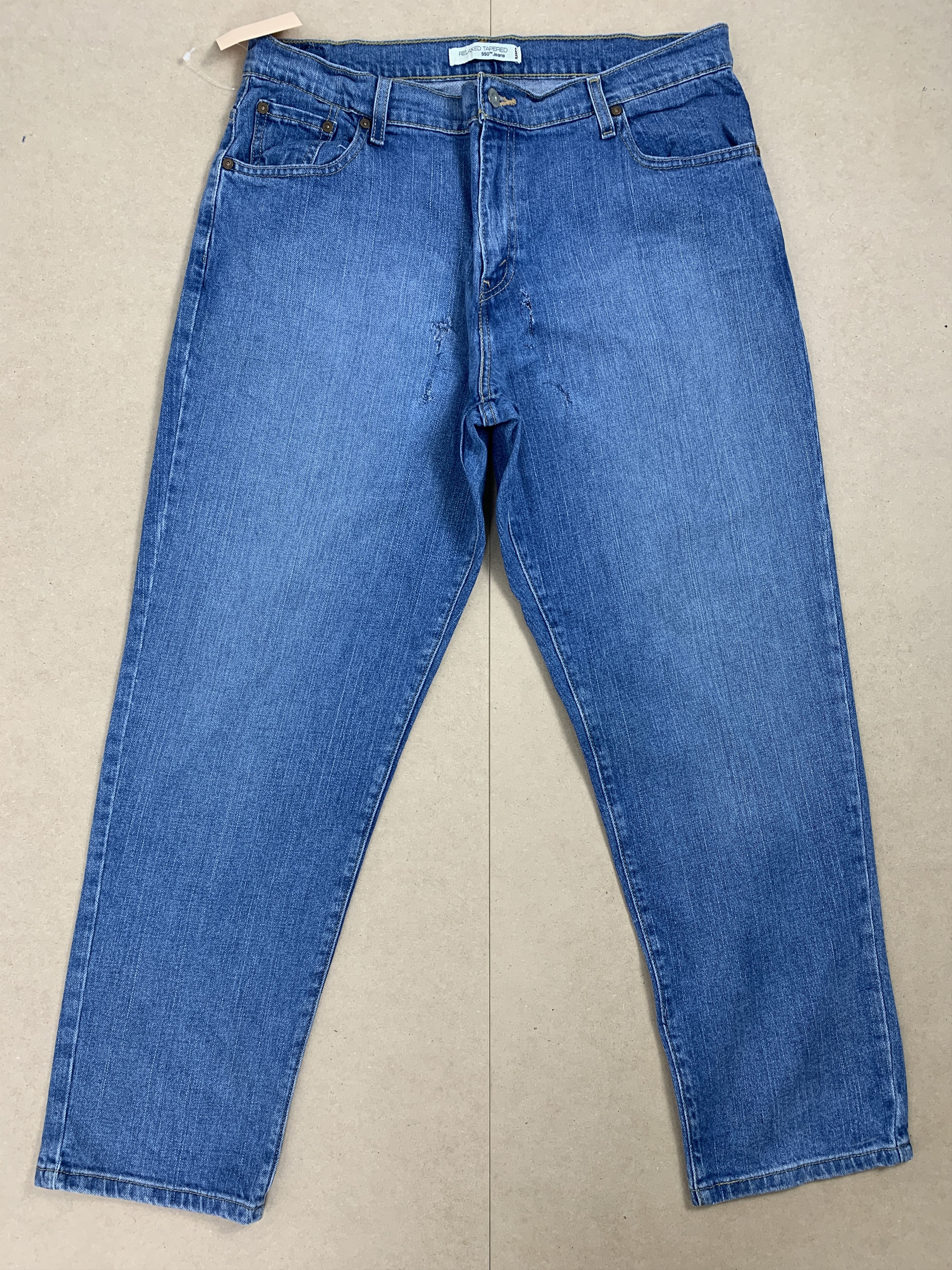Levi's Vintage LEVI'S 550 Relaxed Tapered Medium Blue Jeans Size US 34 / EU 50 - 1 Thumbnail