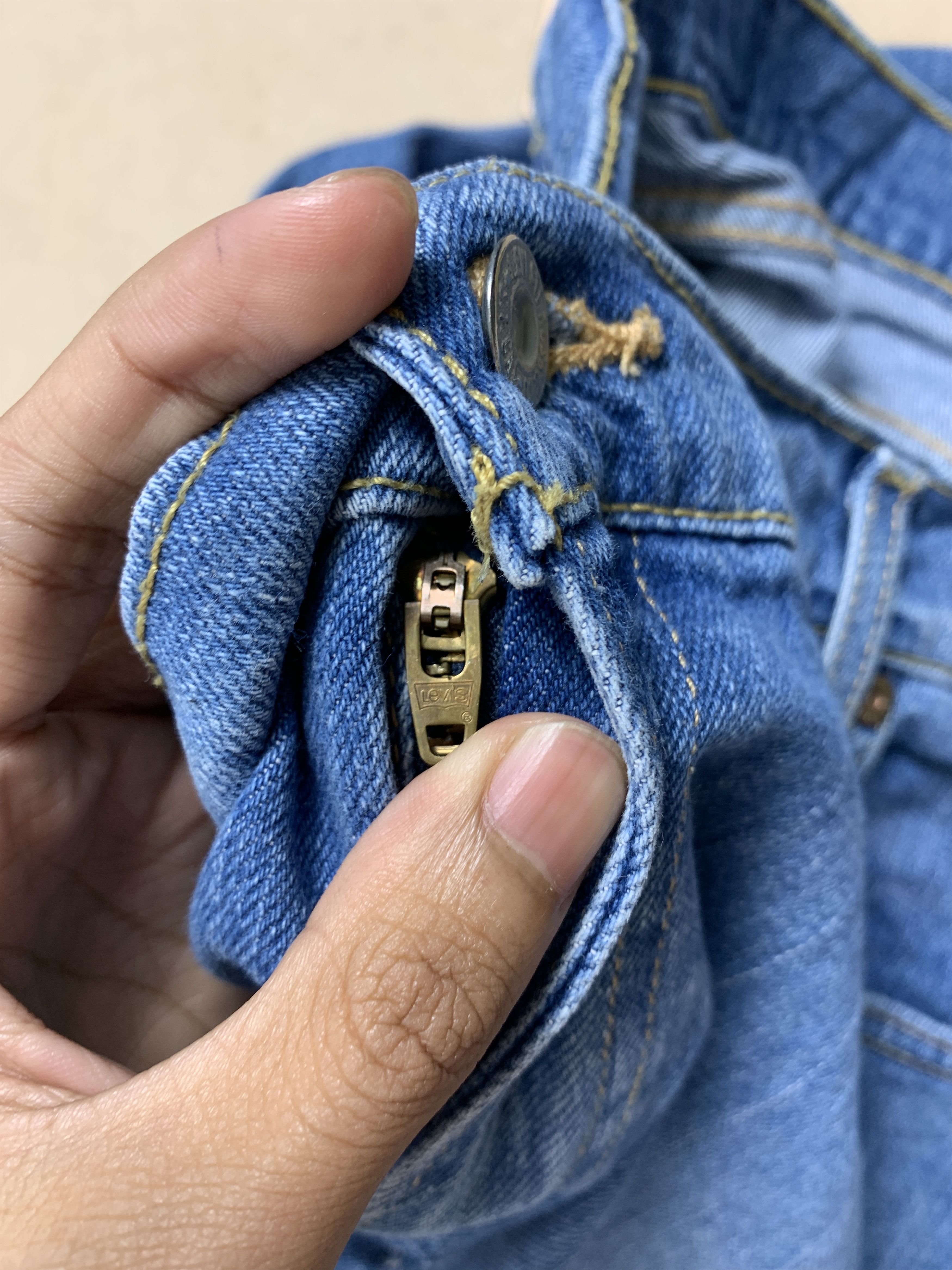 Levi's Vintage LEVI'S 550 Relaxed Tapered Medium Blue Jeans Size US 34 / EU 50 - 19 Thumbnail
