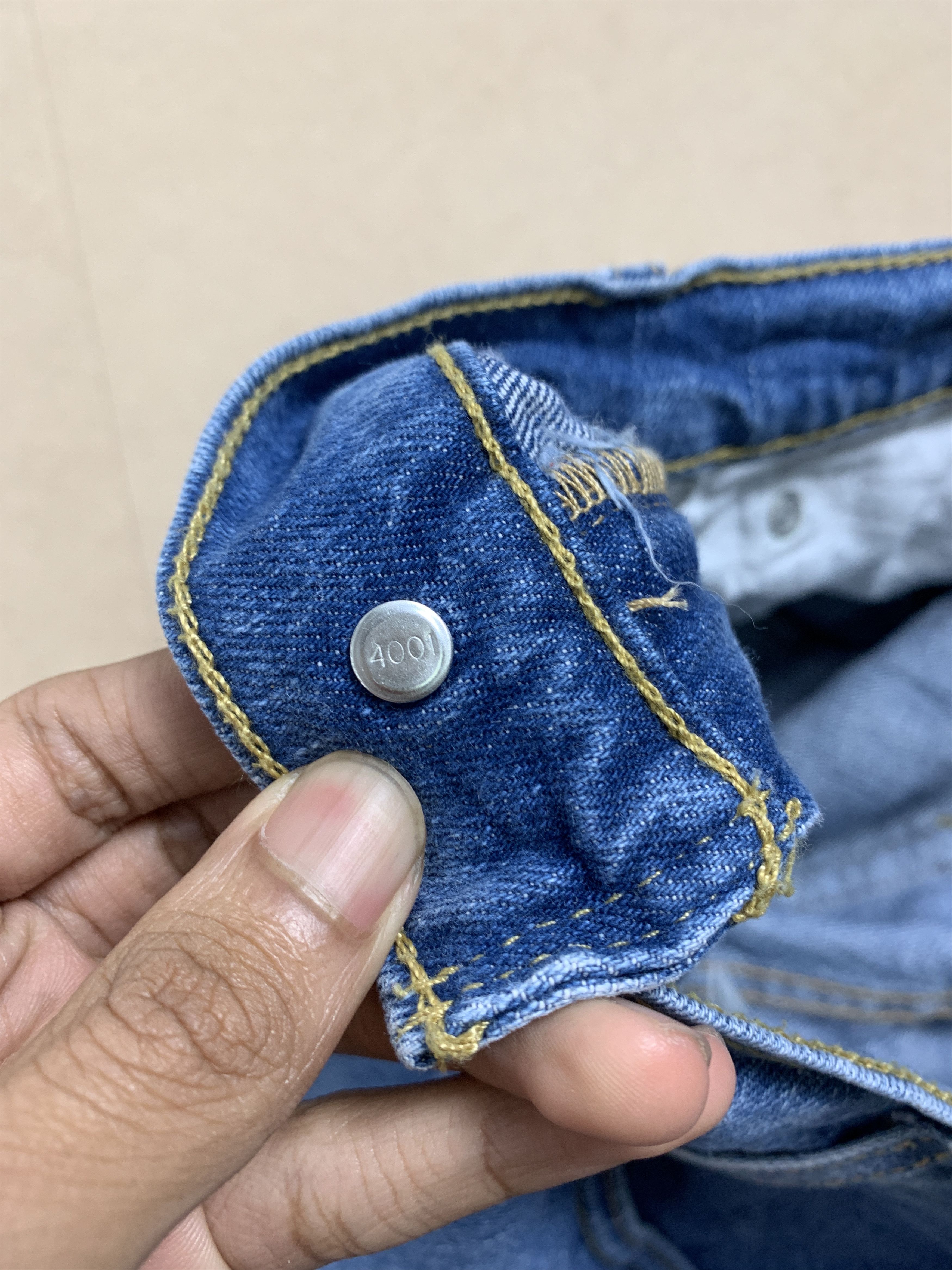 Levi's Vintage LEVI'S 550 Relaxed Tapered Medium Blue Jeans Size US 34 / EU 50 - 17 Thumbnail