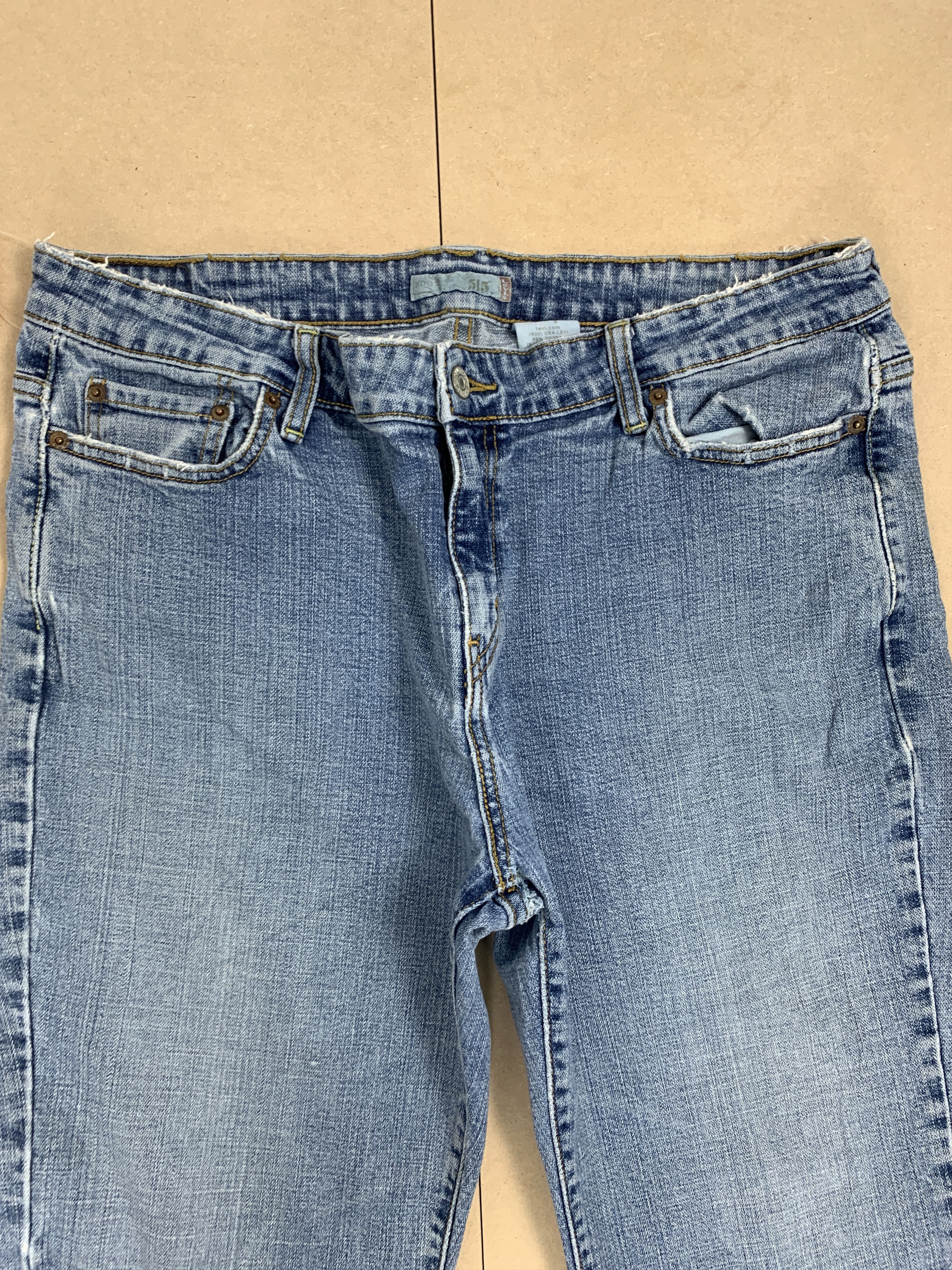 Levi's Vintage Levi's 515 Boot Cut Faded Distressed Jeans Size 34" / US 12 / IT 48 - 2 Thumbnail