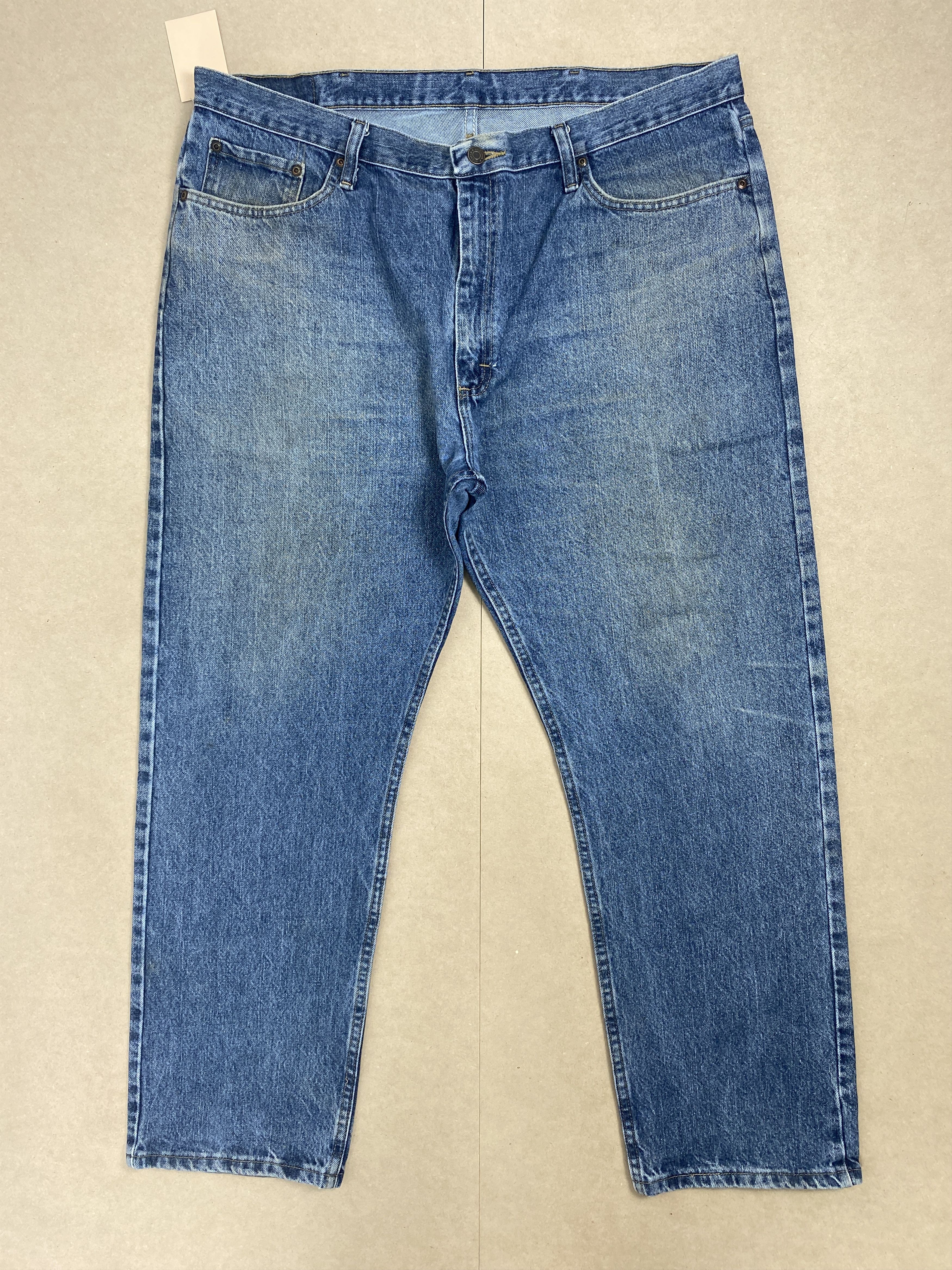Vintage Vintage 90s WRANGLER Faded Straight Cut Mid Wash Jeans P0461 Size US 40 / EU 56 - 1 Thumbnail